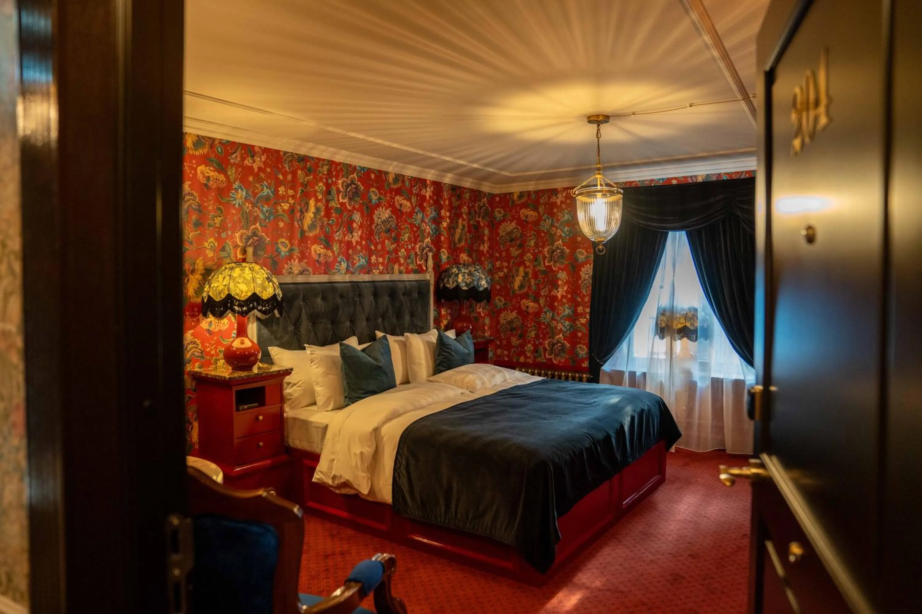 Photo of the whole room, Bed in Charmante Skostredet Hôtel