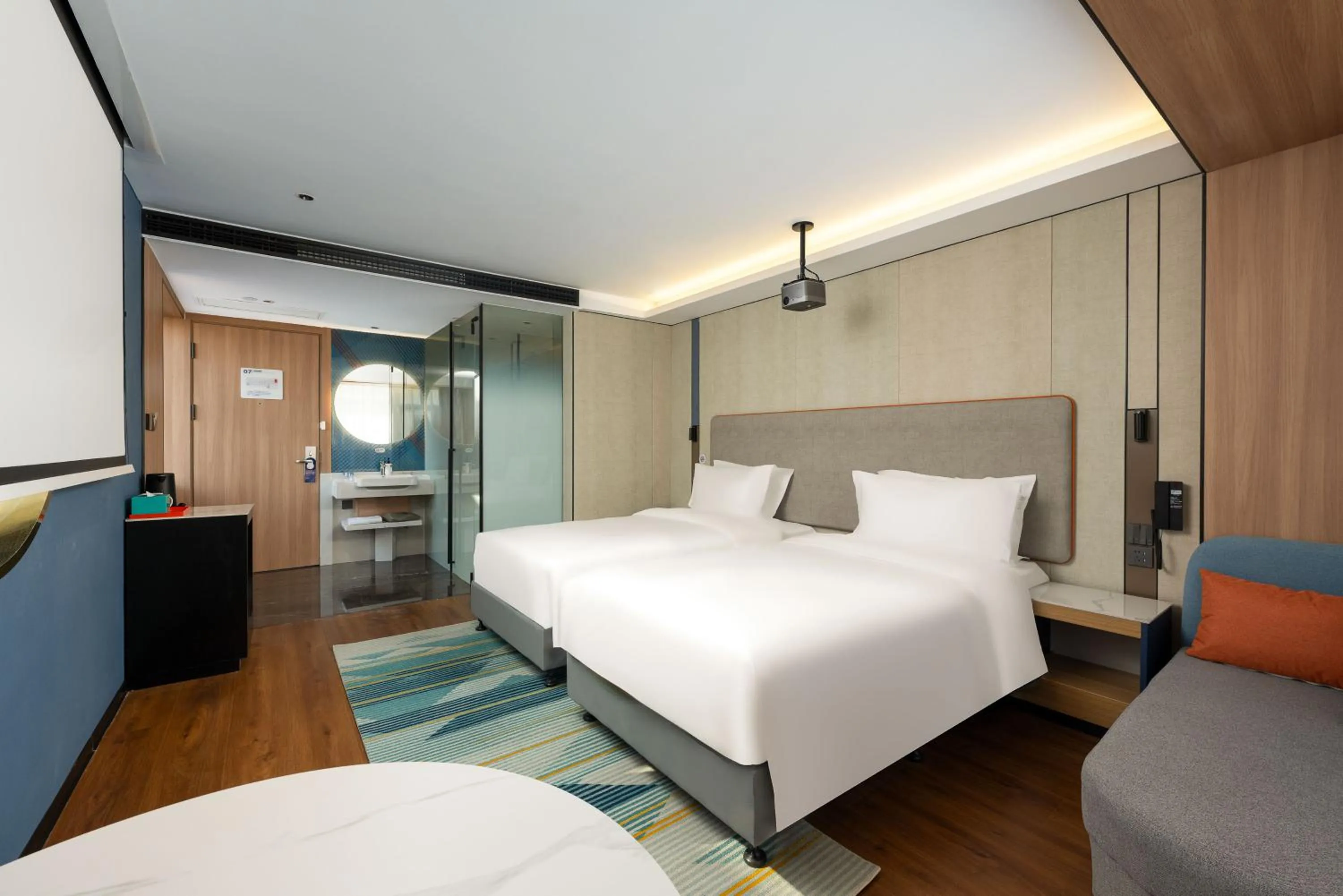 Photo of the whole room in Holiday Inn Express Lanzhou Zhengning Road by IHG