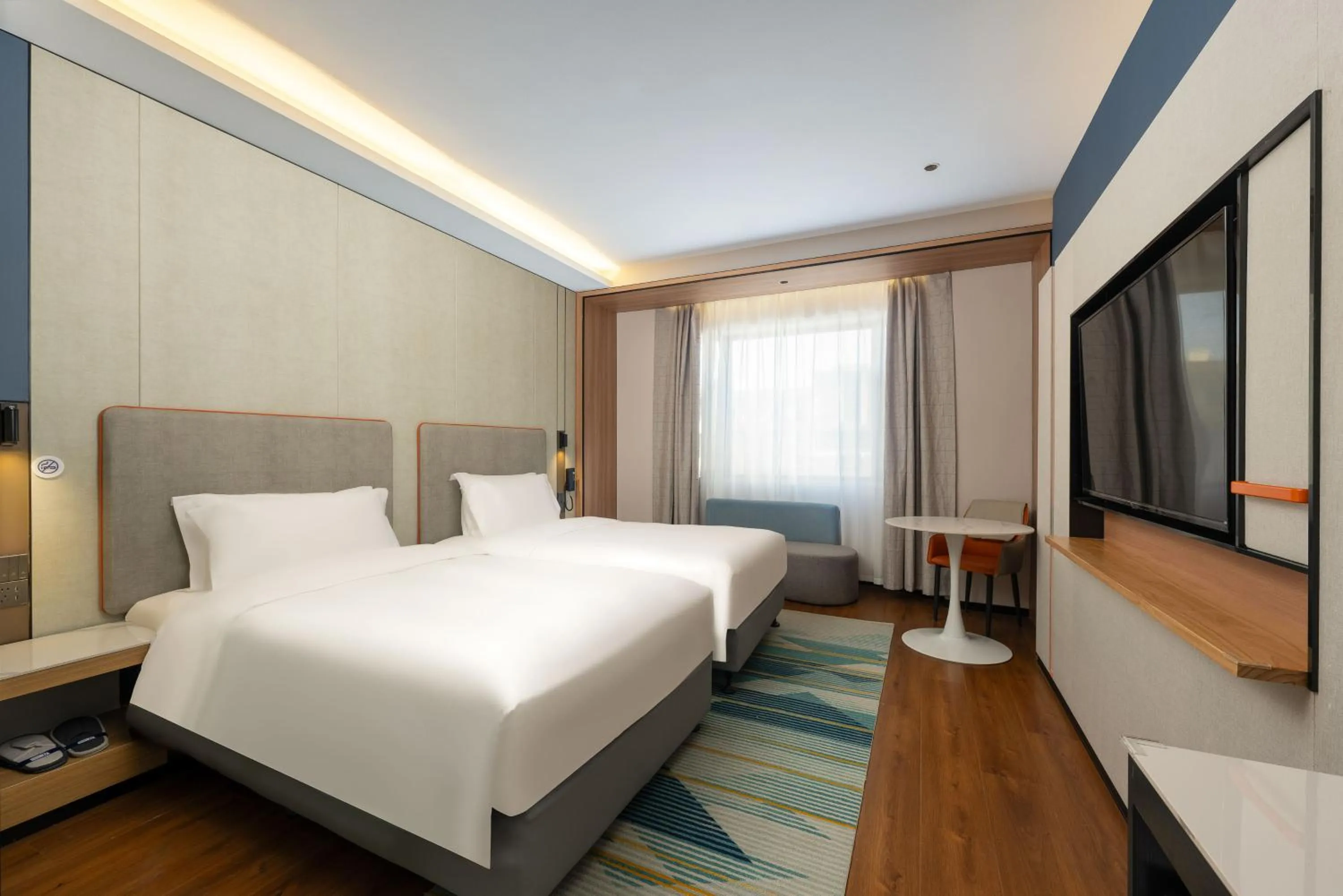 Photo of the whole room in Holiday Inn Express Lanzhou Zhengning Road by IHG