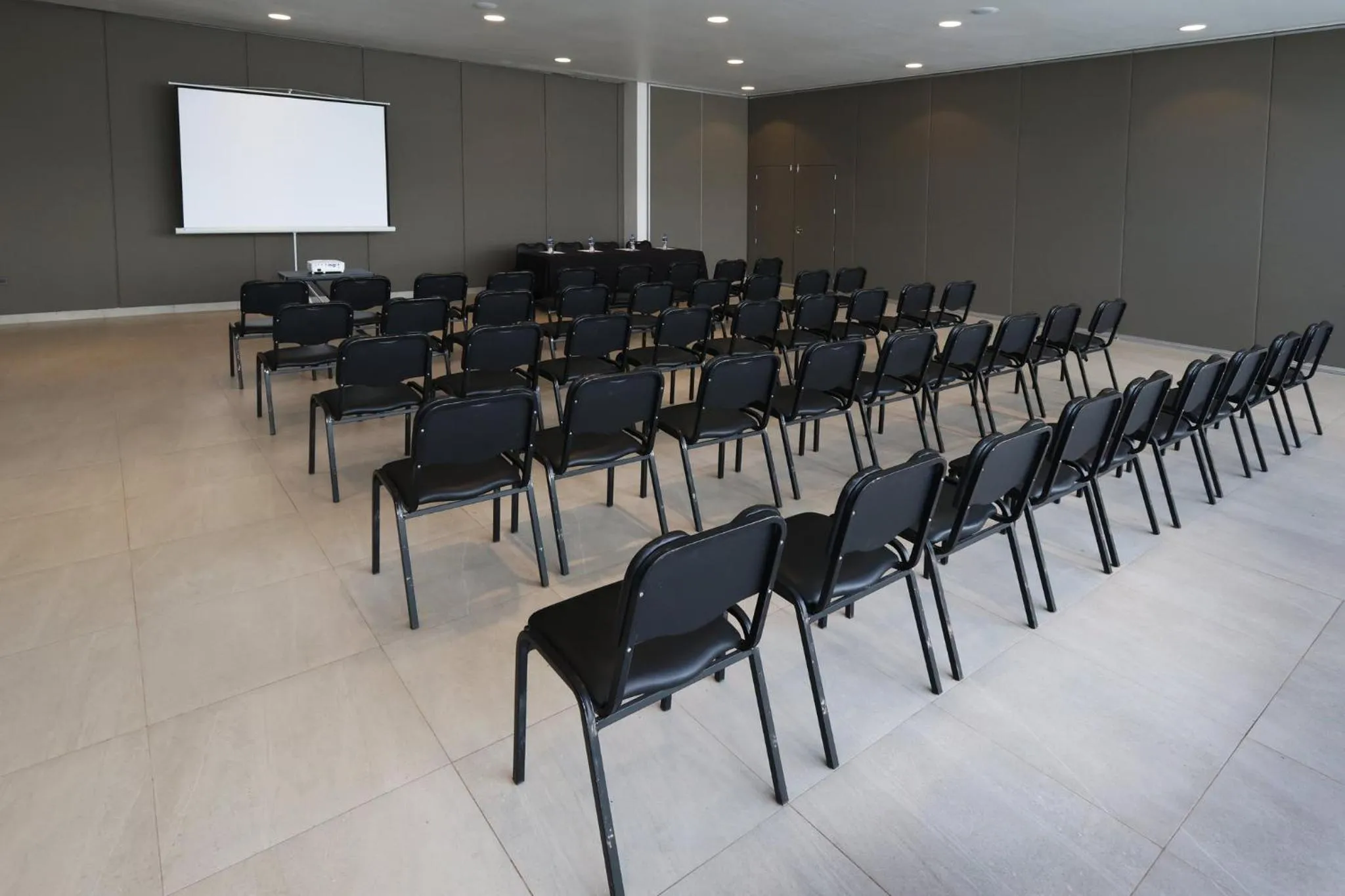 Meeting/conference room in Holiday Inn Navojoa by IHG