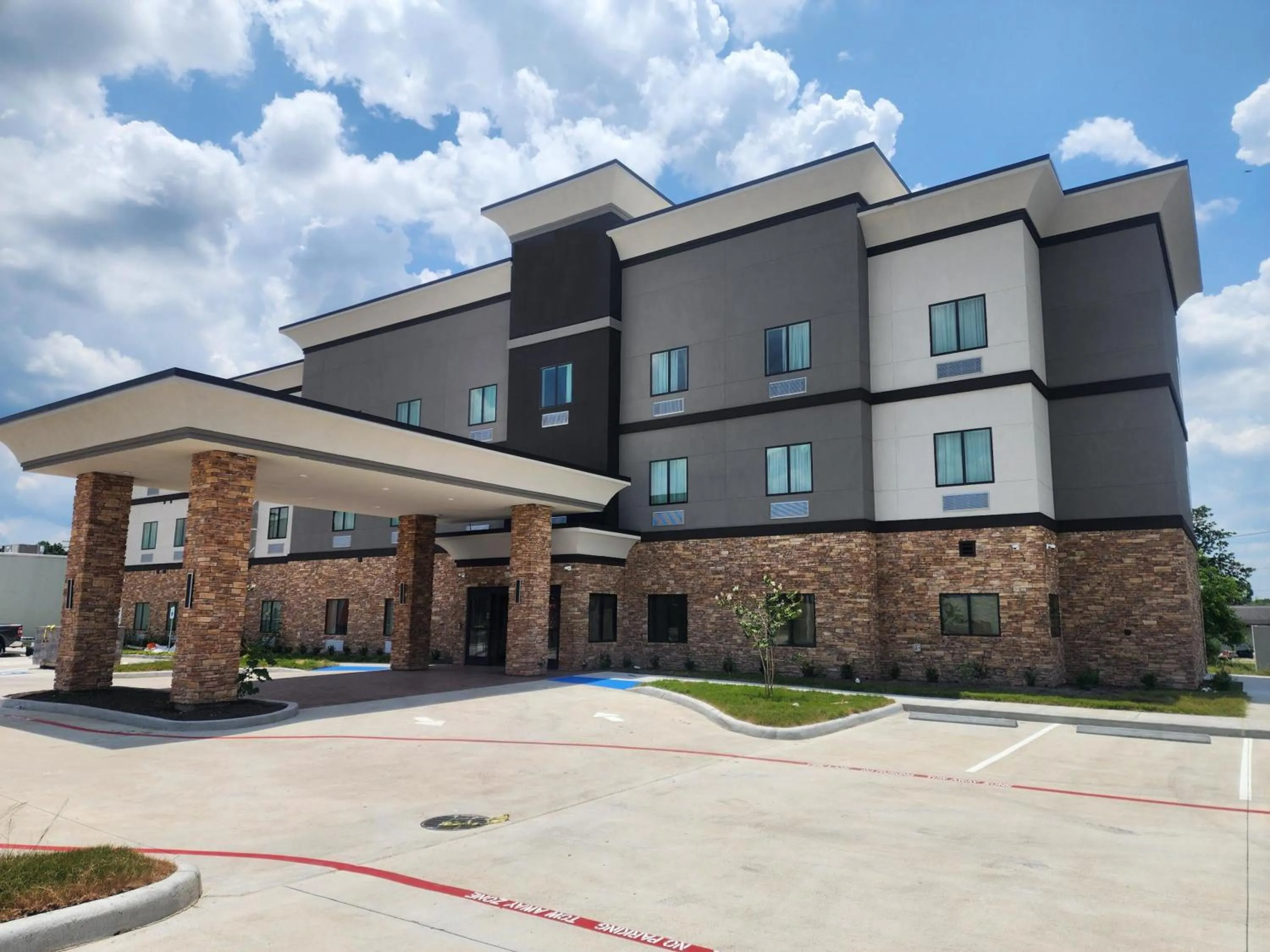 Property building in Holiday Inn Express & Suites Dayton - Highway 90 by IHG