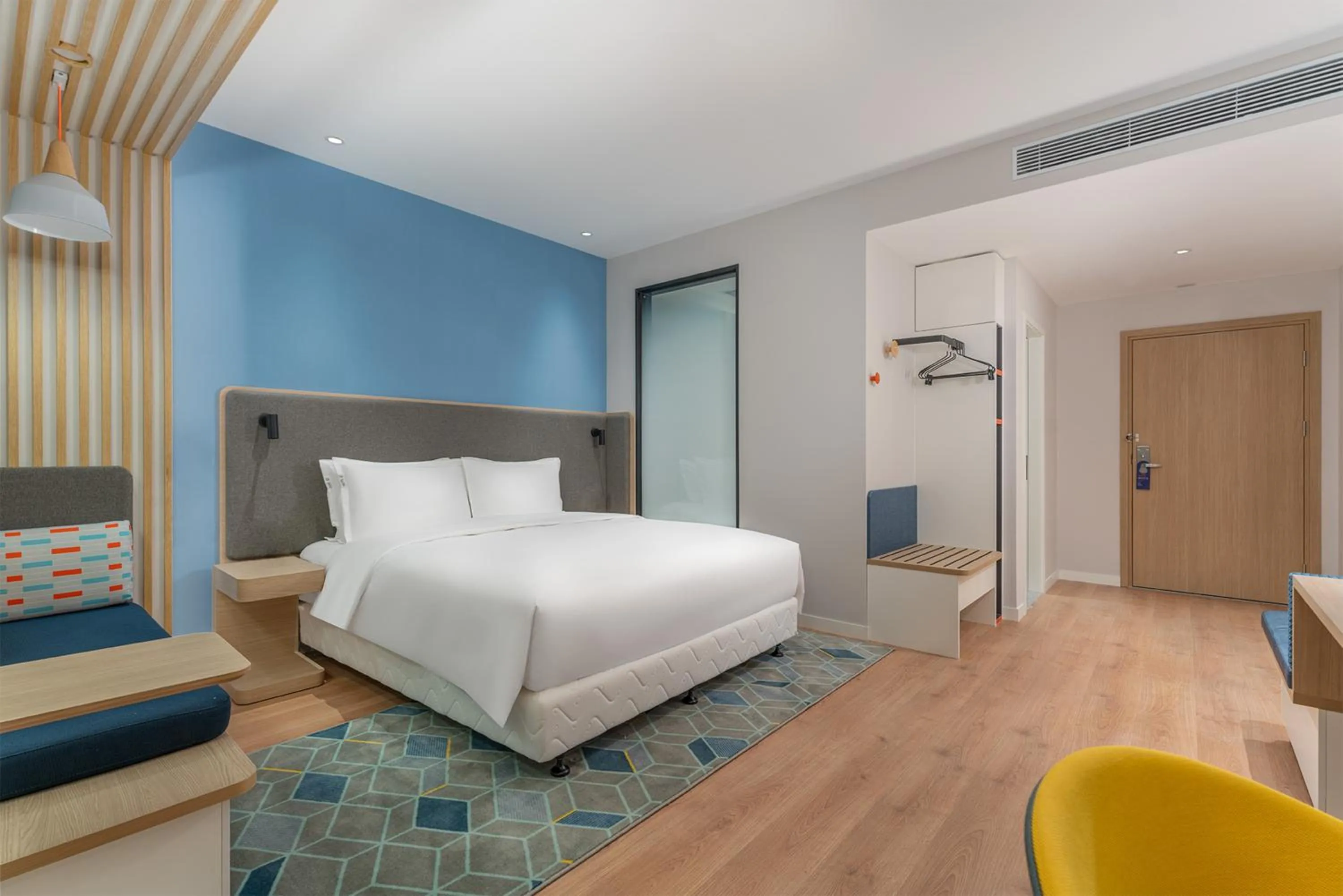 Bed in Holiday Inn Express Dandong City Center by IHG