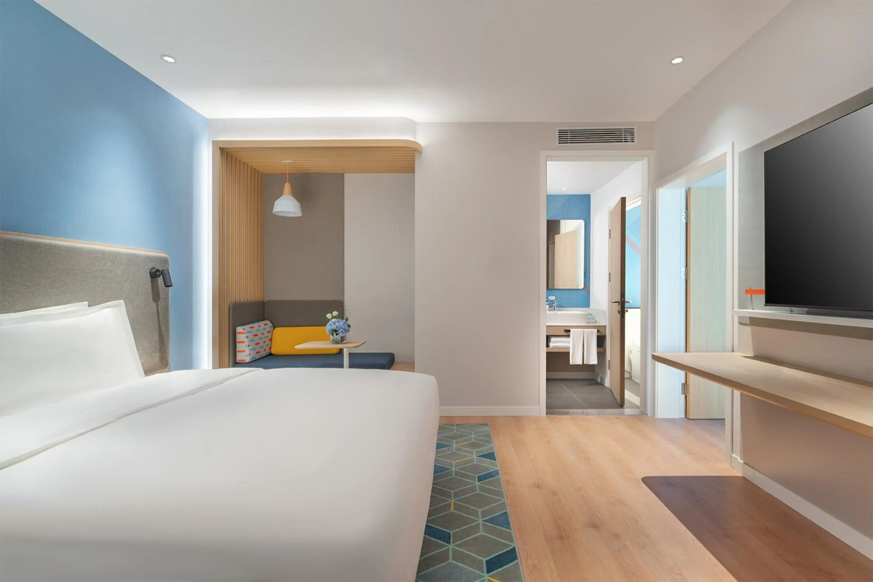 King Suite in Holiday Inn Express Dandong City Center by IHG King Suite in Holiday Inn Express Dandong City Center by IHG