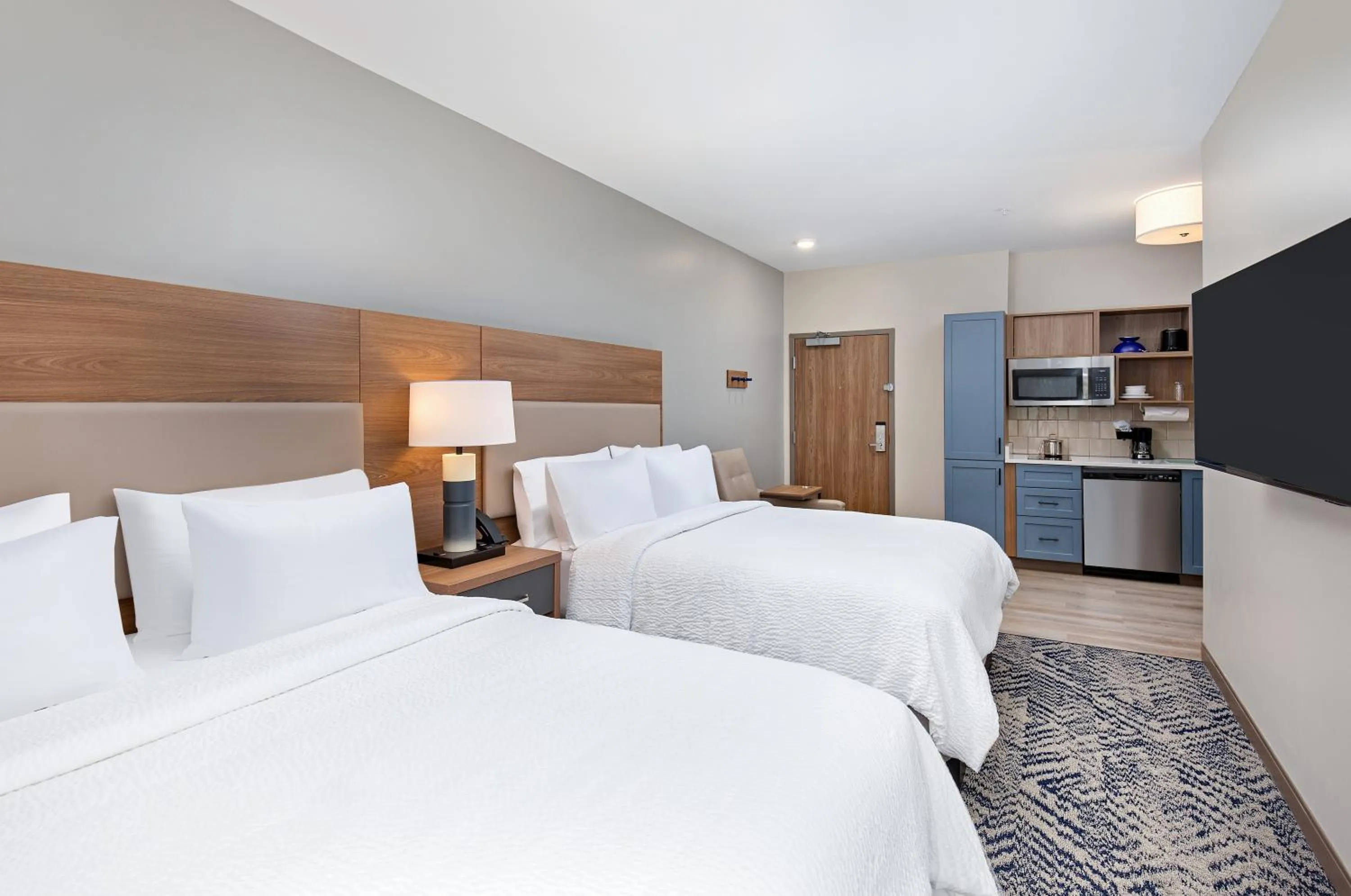 Bed in Candlewood Suites Erlanger - South Cincinnati by IHG