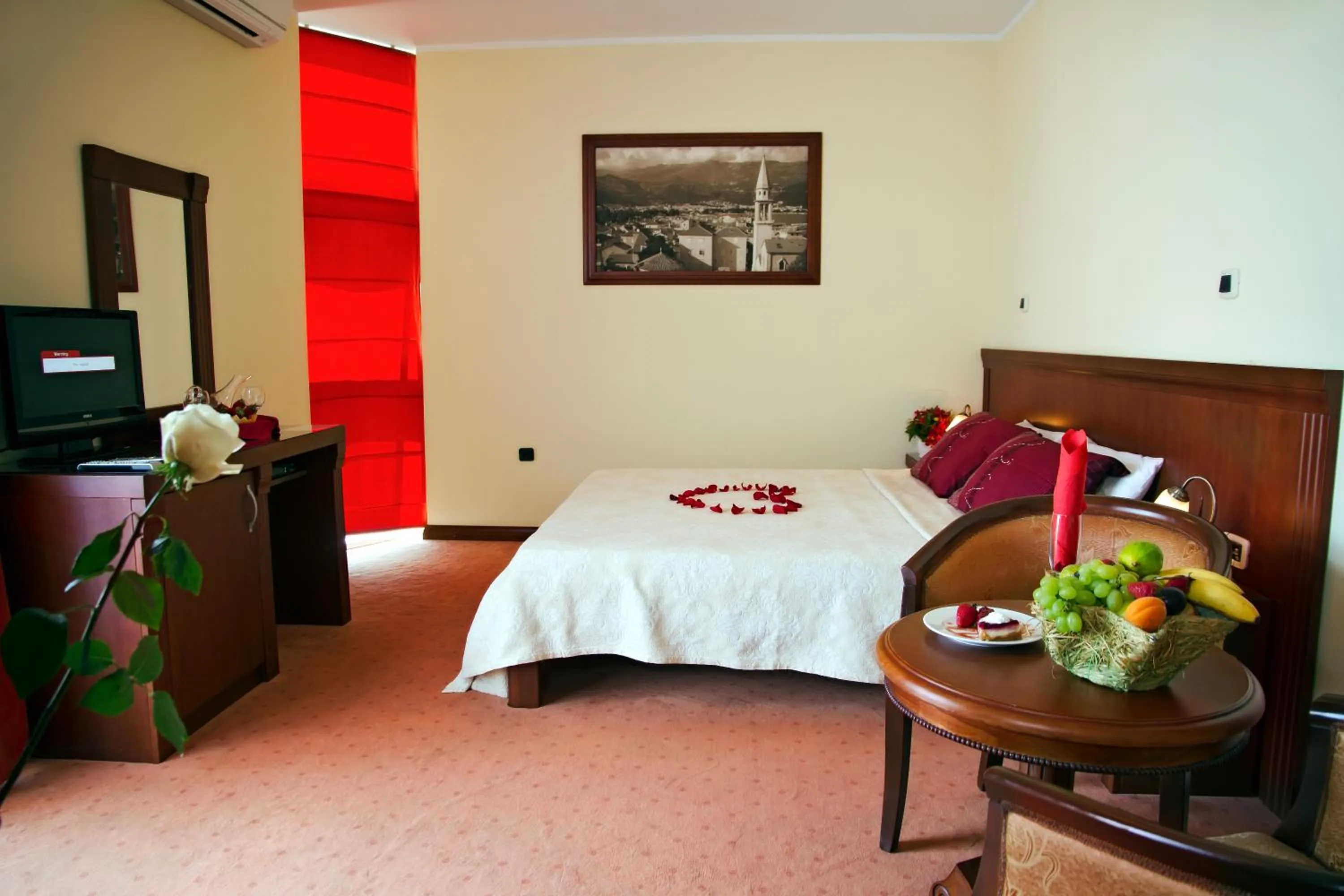 TV and multimedia, Bed in Dolce Vita