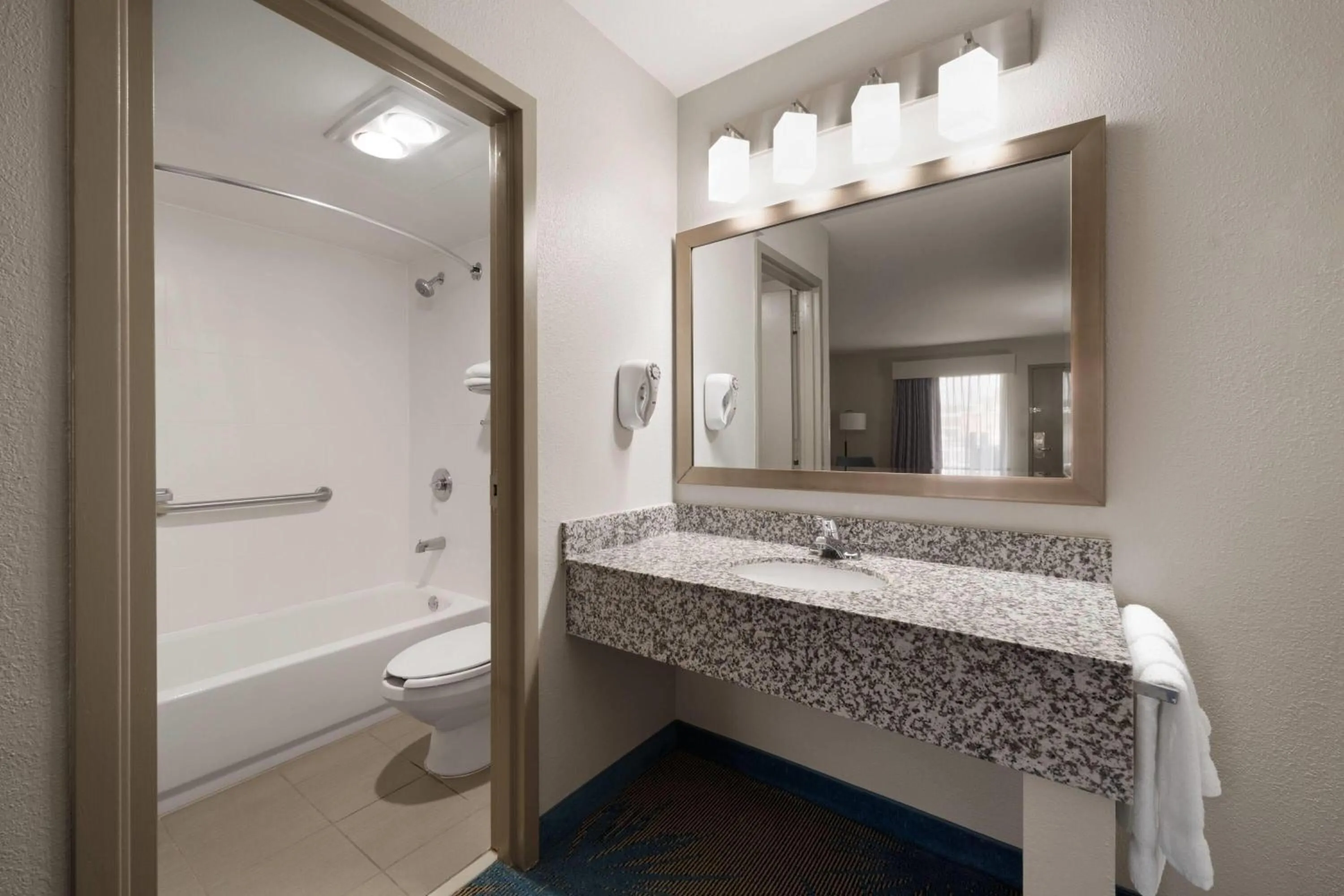 Bathroom in Days Inn by Wyndham Murphy