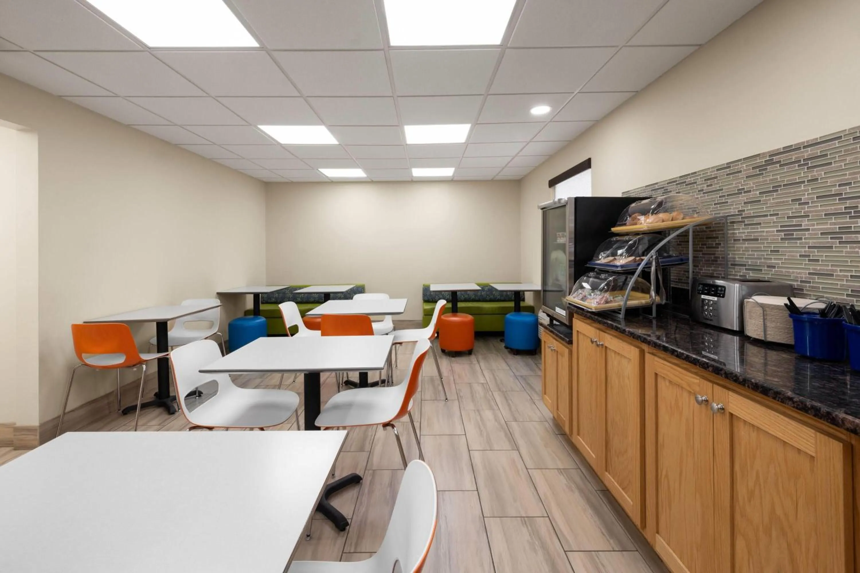 Breakfast in Days Inn by Wyndham Murphy