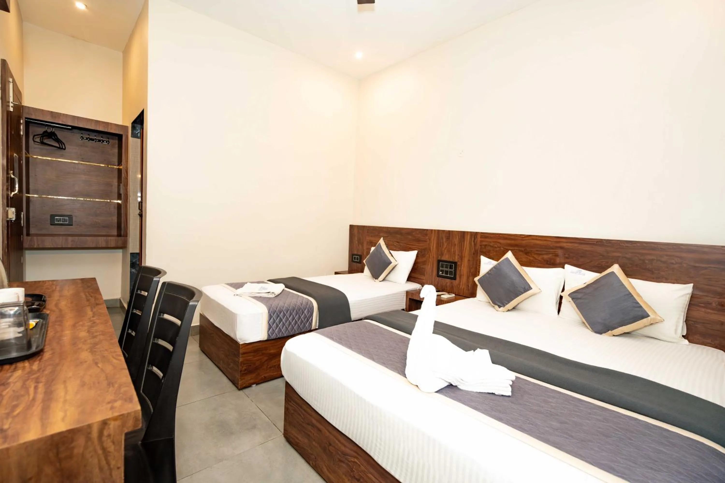 Bedroom, Bed in HOTEL ELITE