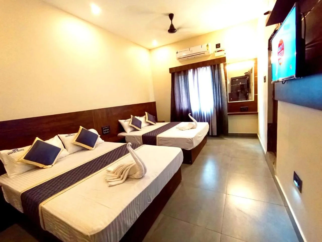 Bedroom, Bed in HOTEL ELITE