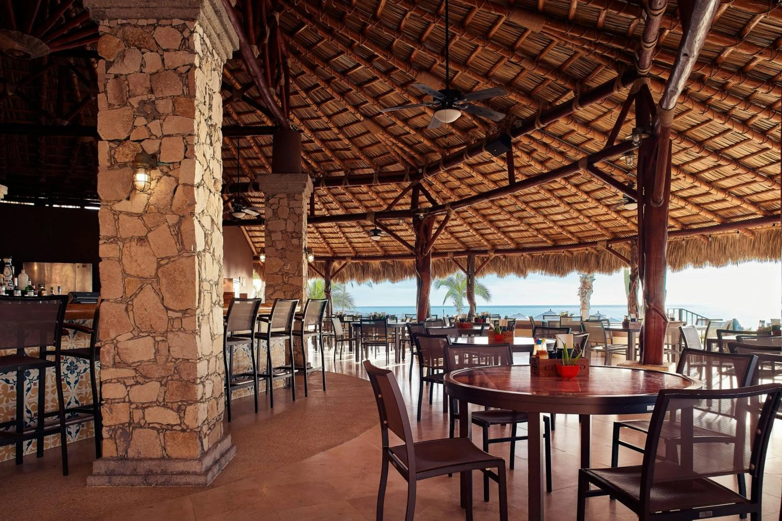Lounge or bar in Hacienda del Mar Los Cabos, an Autograph Collection All-Inclusive Resort