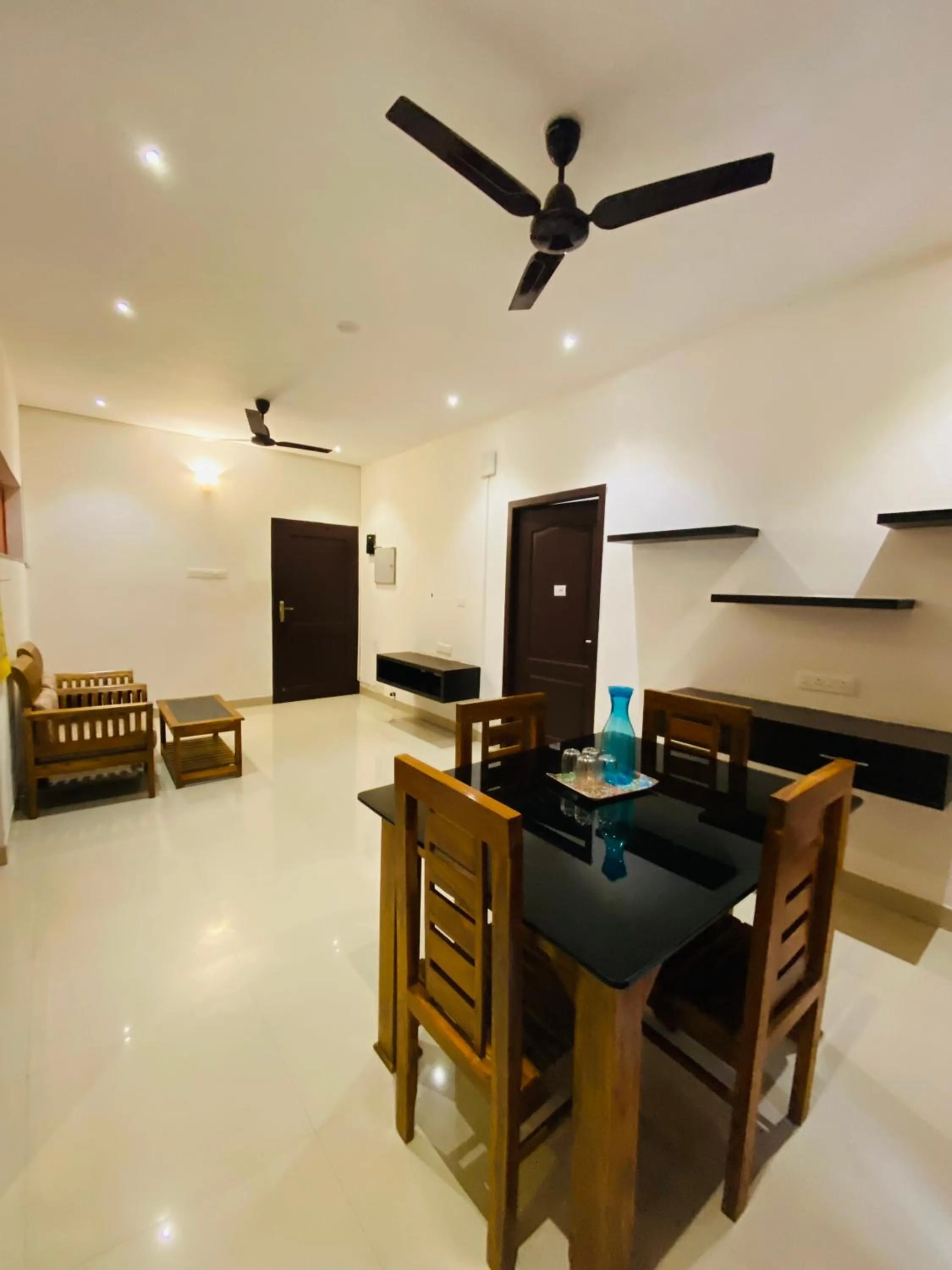 Living room in Tulips Residency - Airport