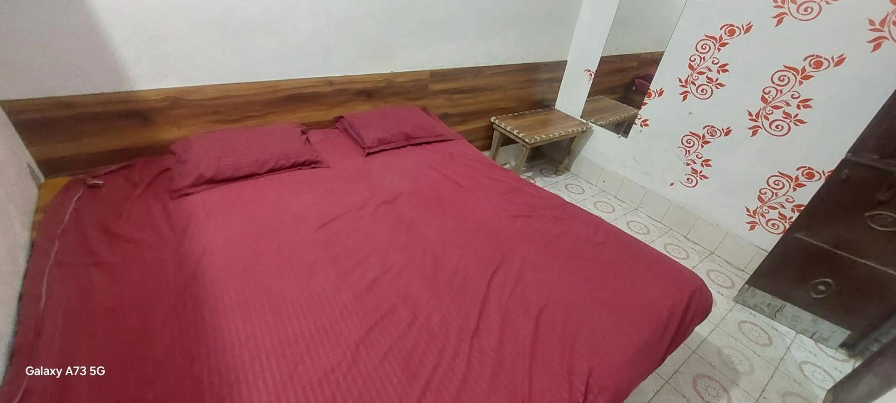 Bed in Annu Bhai Sewa Sadan