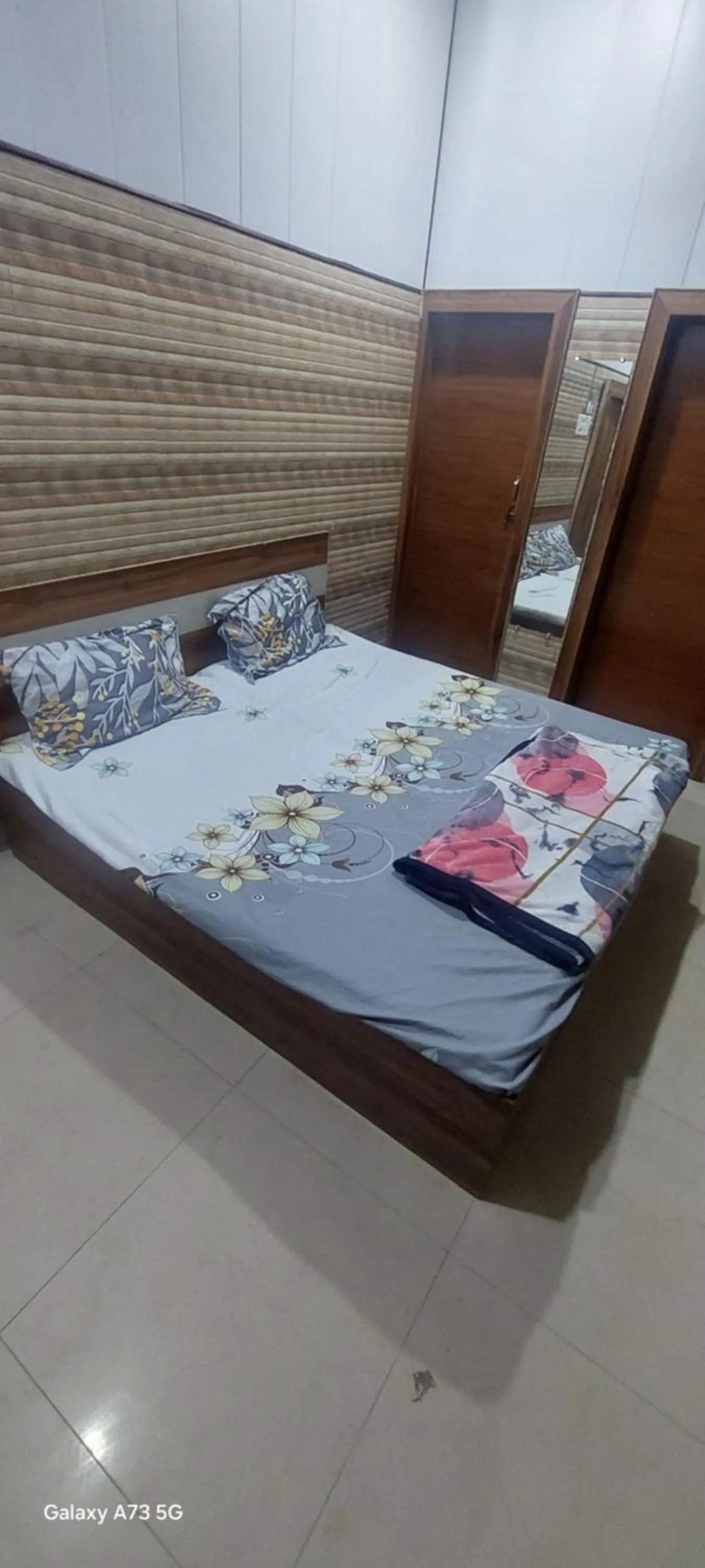 Bed in Annu Bhai Sewa Sadan