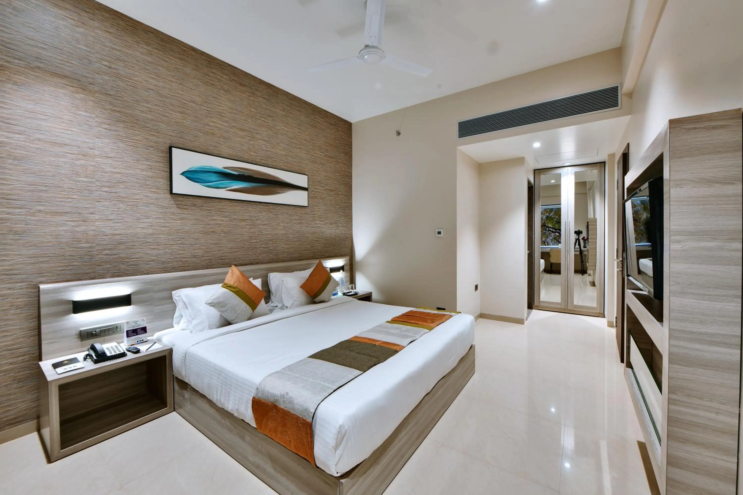 Bed in Click Hotel Pithampur