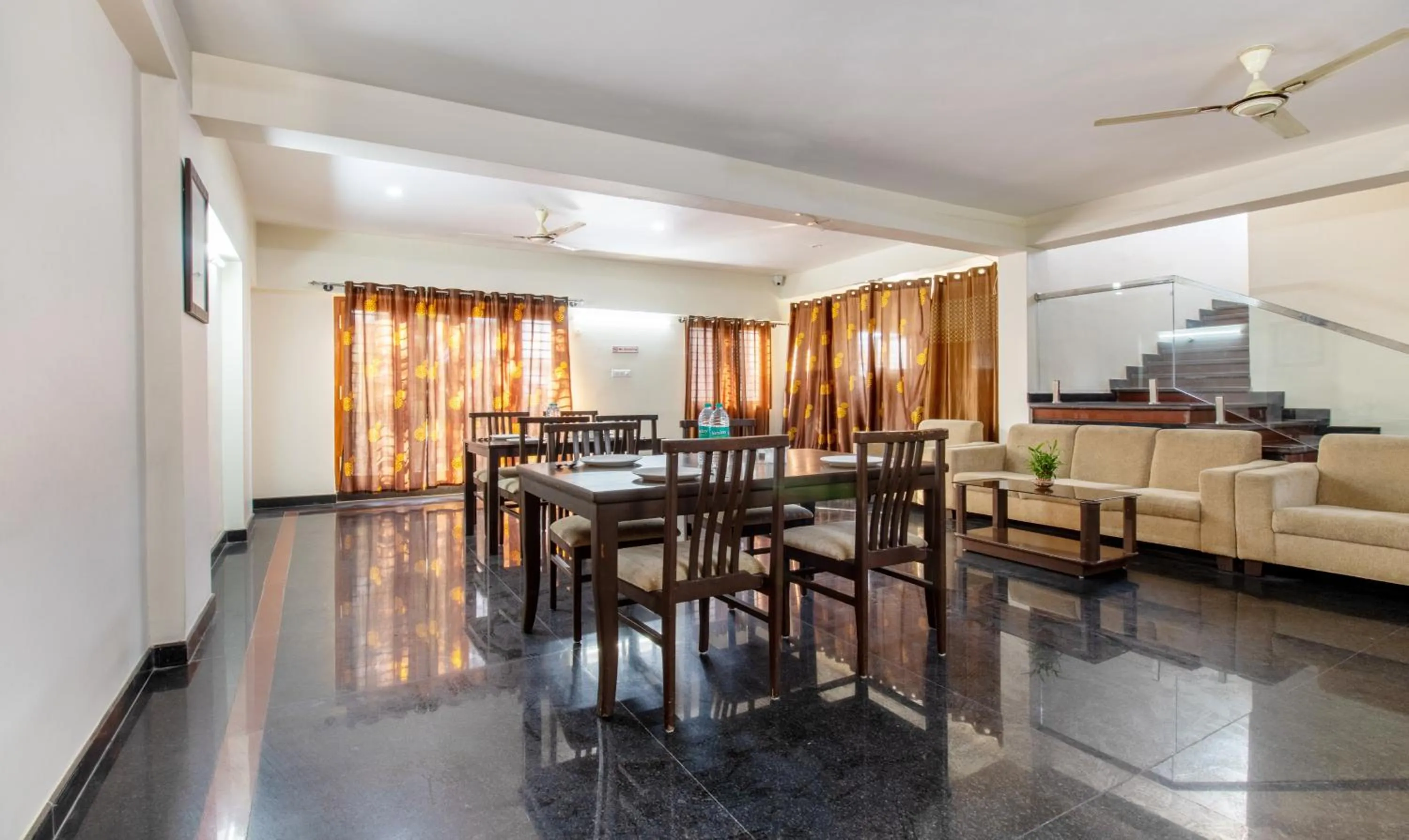 Restaurant/places to eat in Treebo RR Residency, Sanjay Nagar