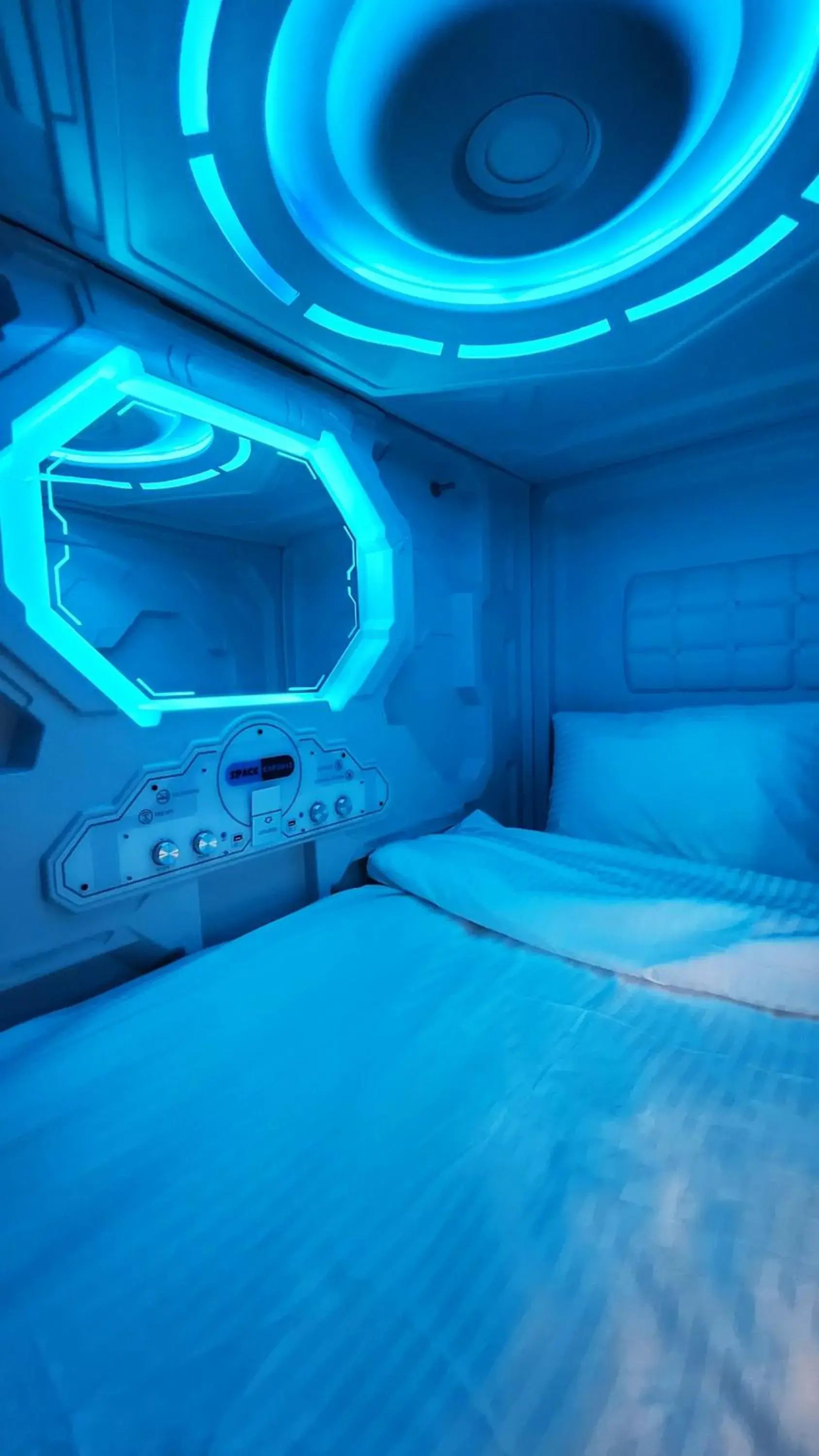 Superior Single Room - single occupancy in Capsula hotel Superior Single Room - single occupancy in Capsula hotel