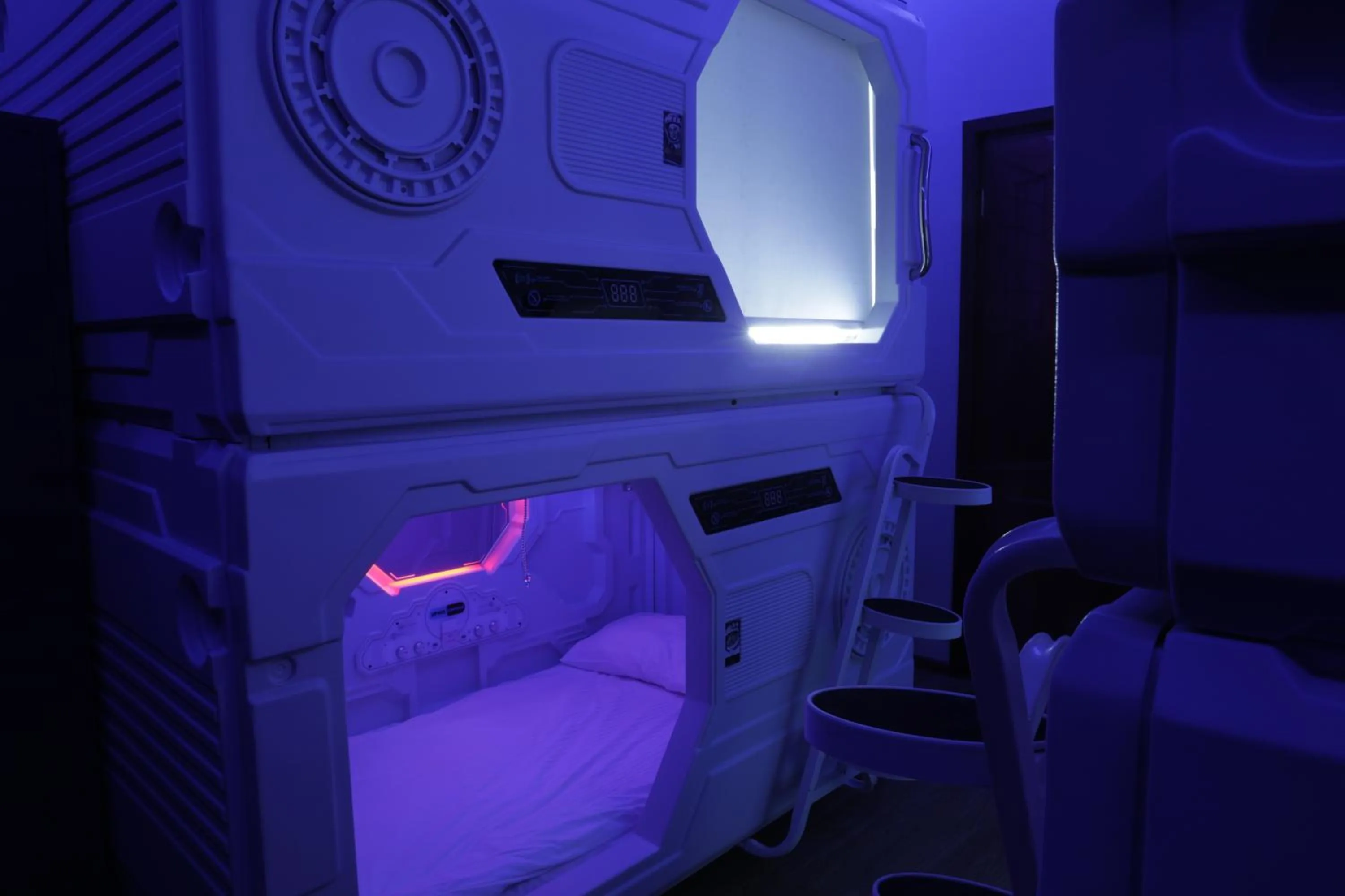 Bed in Capsula hotel