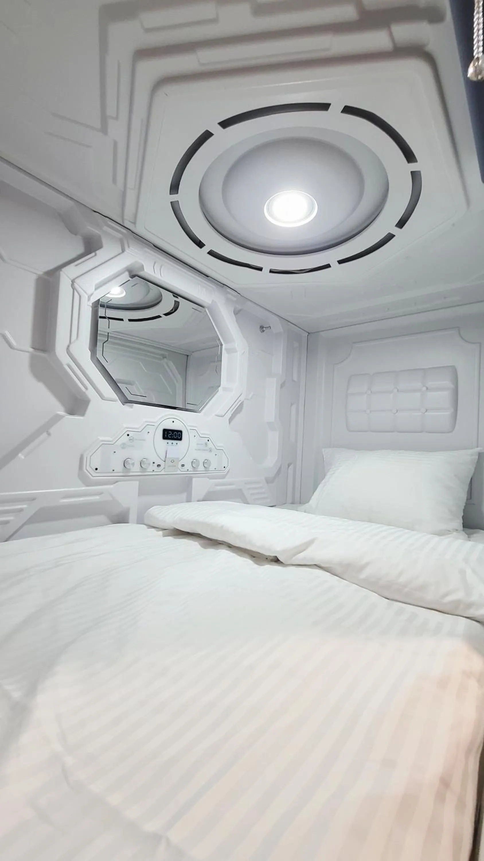 Bed in Capsula hotel