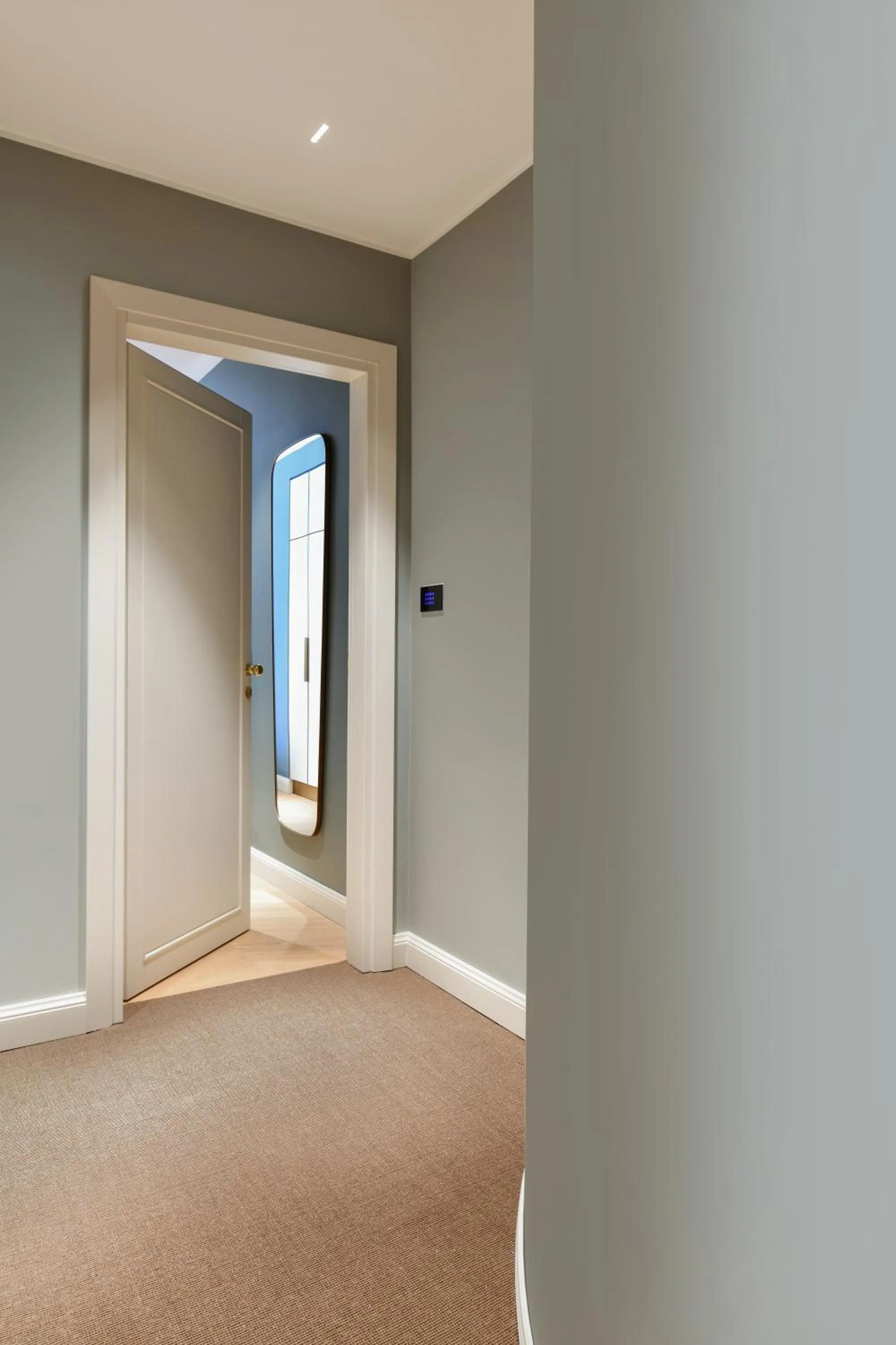 Facade/entrance in Casa Brivio