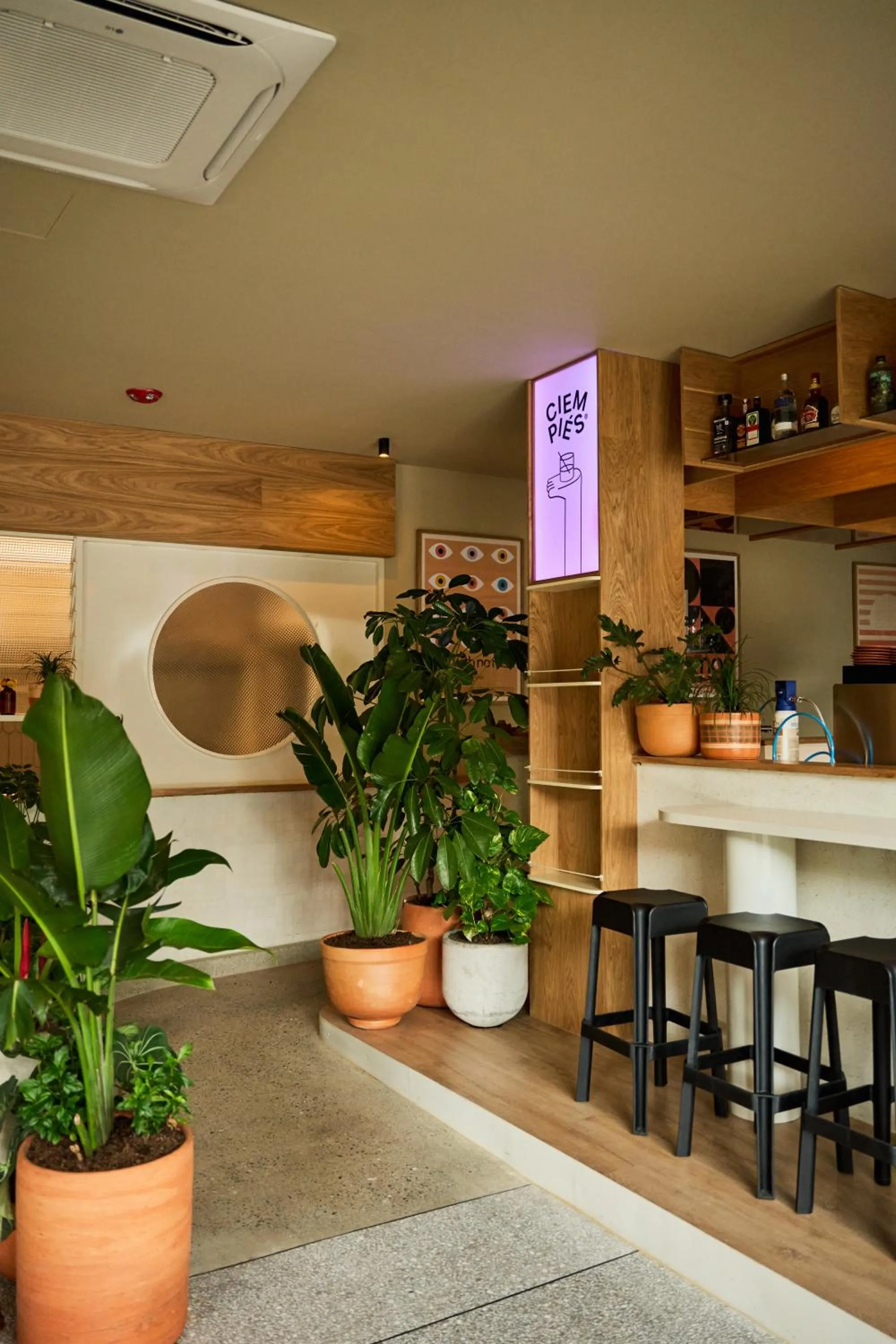 Lounge or bar in The Somos Central Hotel Poblado