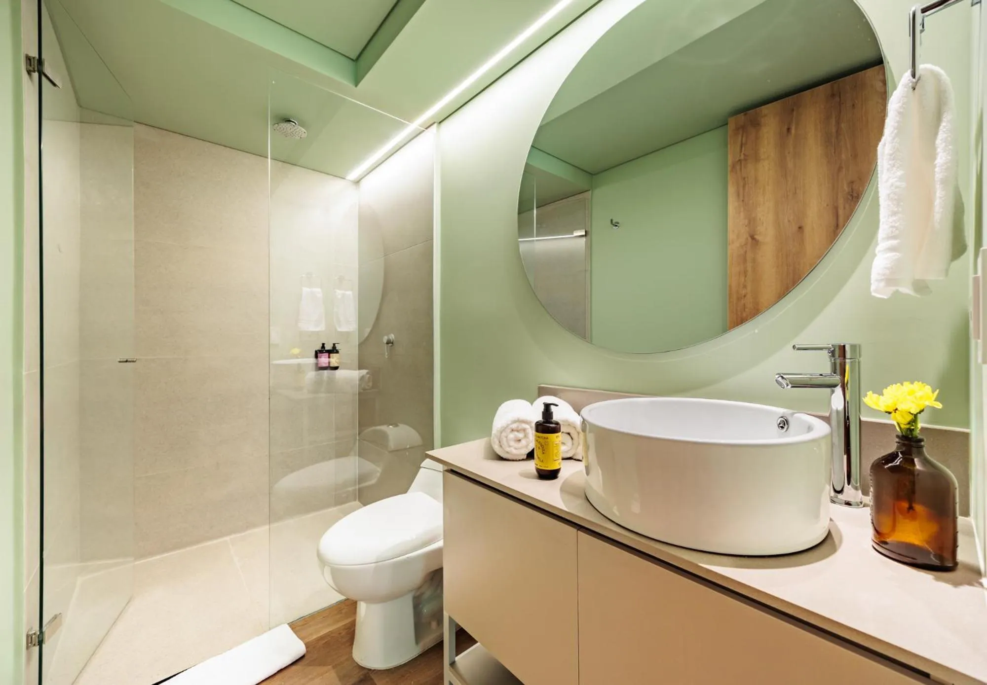 Shower in The Somos Central Hotel Poblado