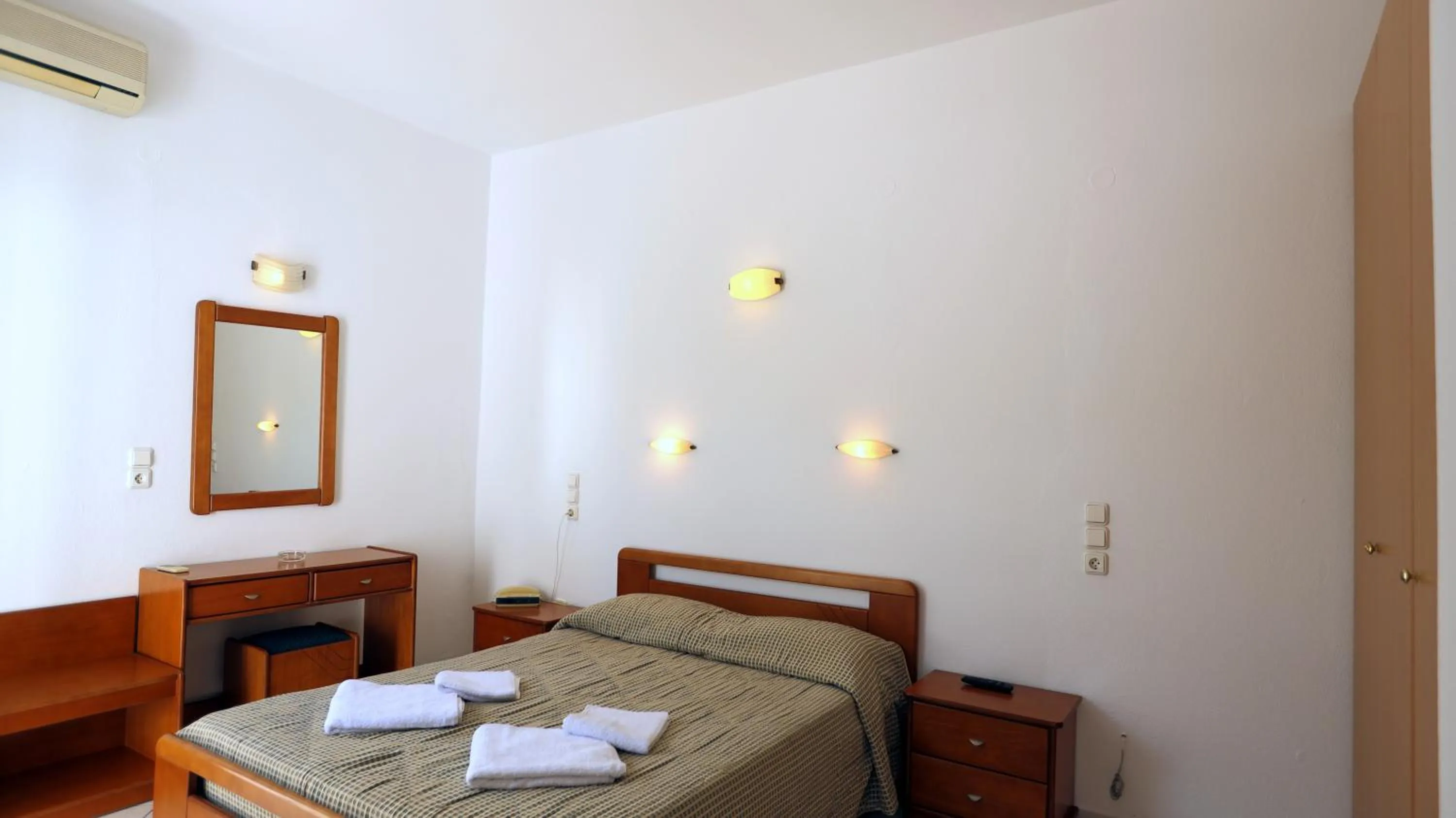 Bedroom, Bed in Peter Studios