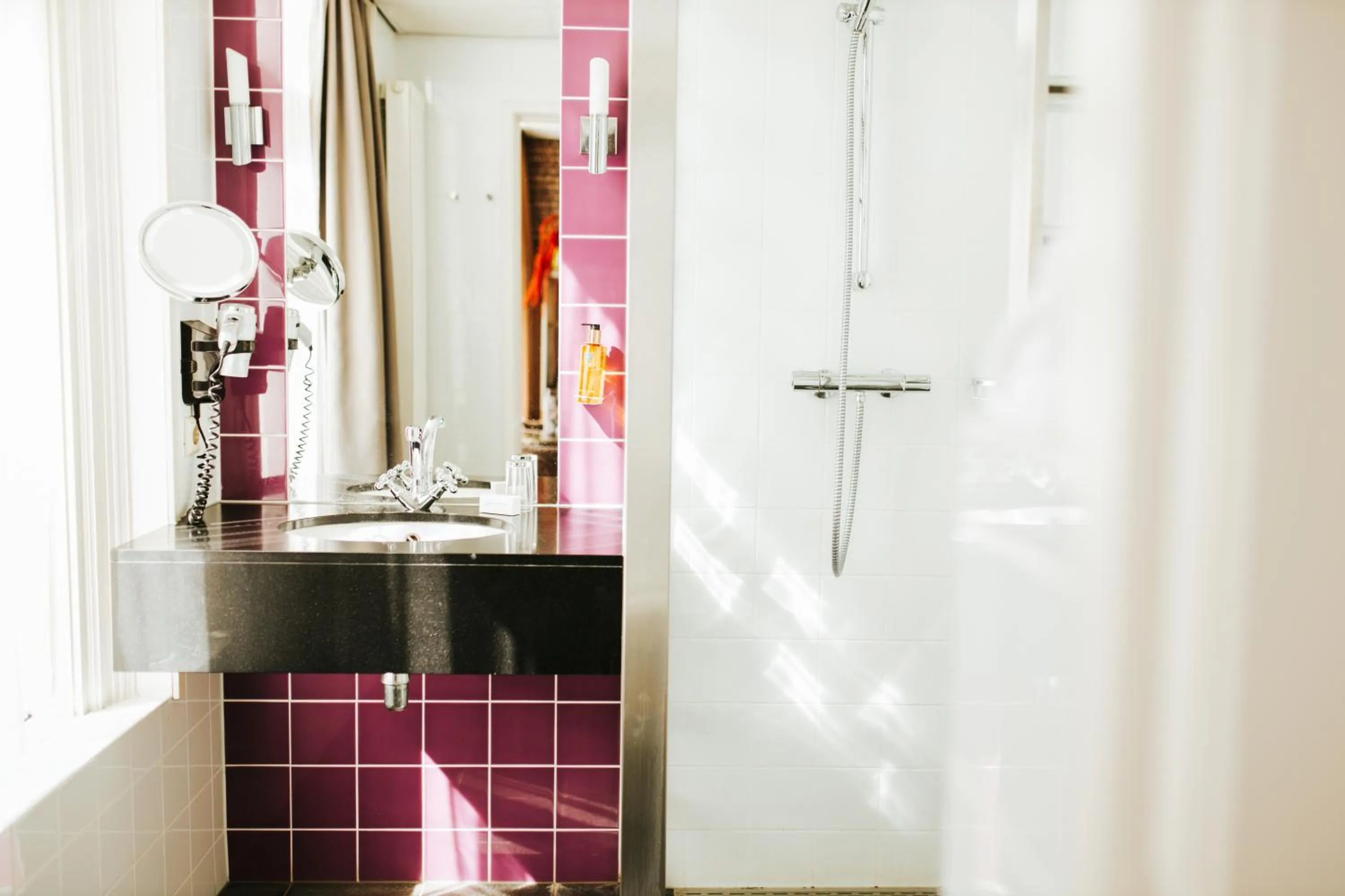 Shower in Hotel Wesseling