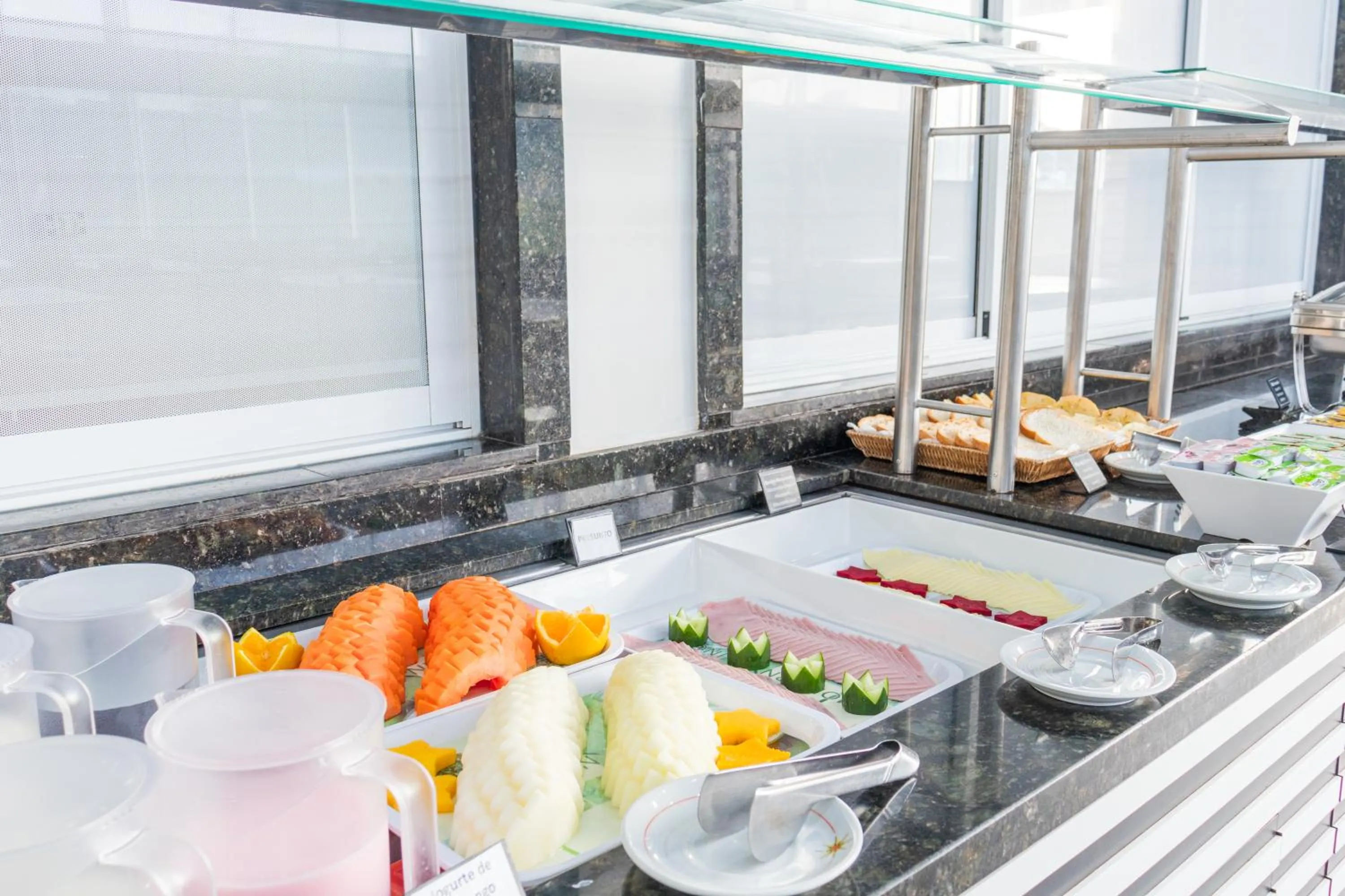 Food and drinks in Foz Budget Hotel