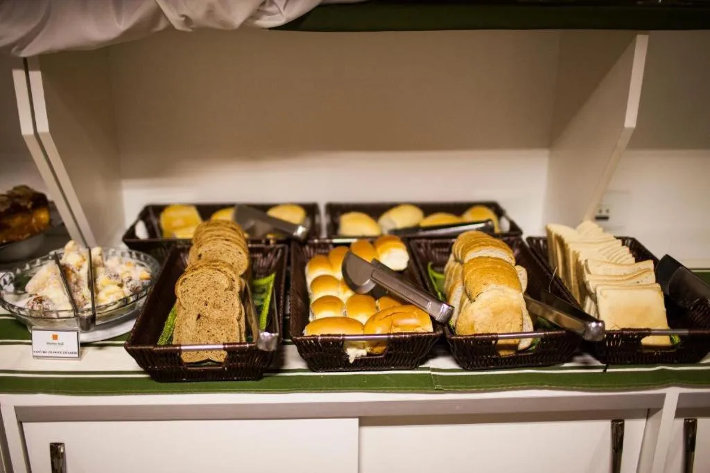 Food and drinks, Food in Harbor Self Cidade Verde