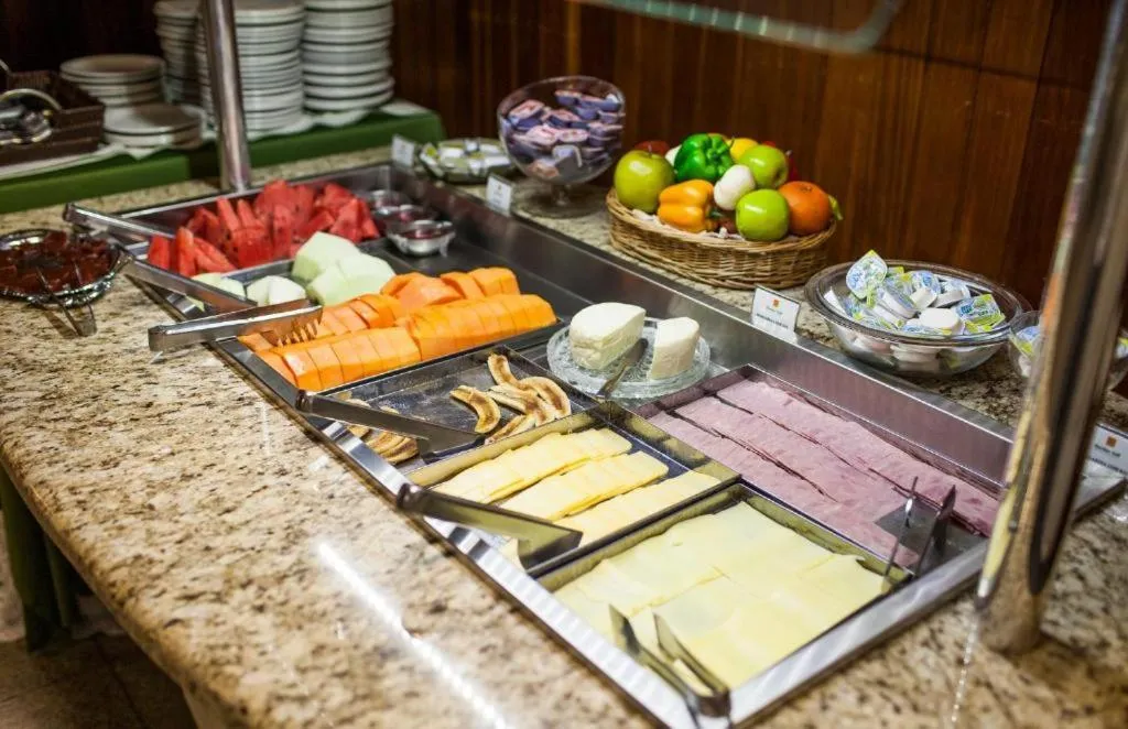 Food and drinks, Food in Harbor Self Cidade Verde