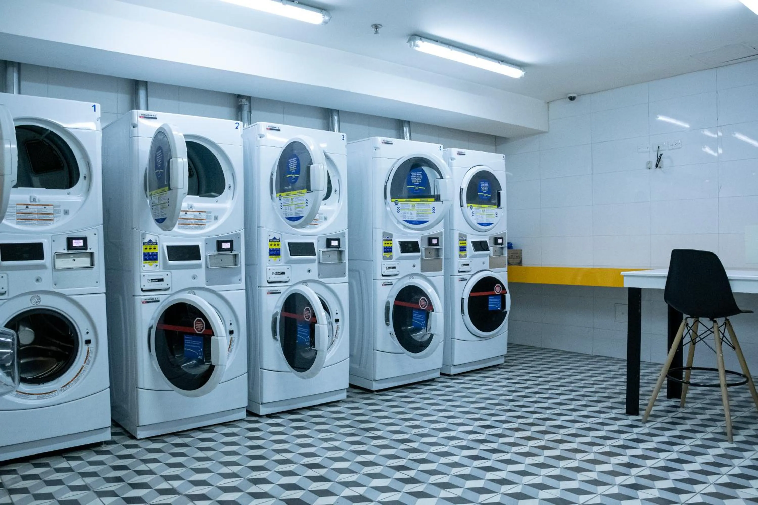 laundry in Esstudia 17-4