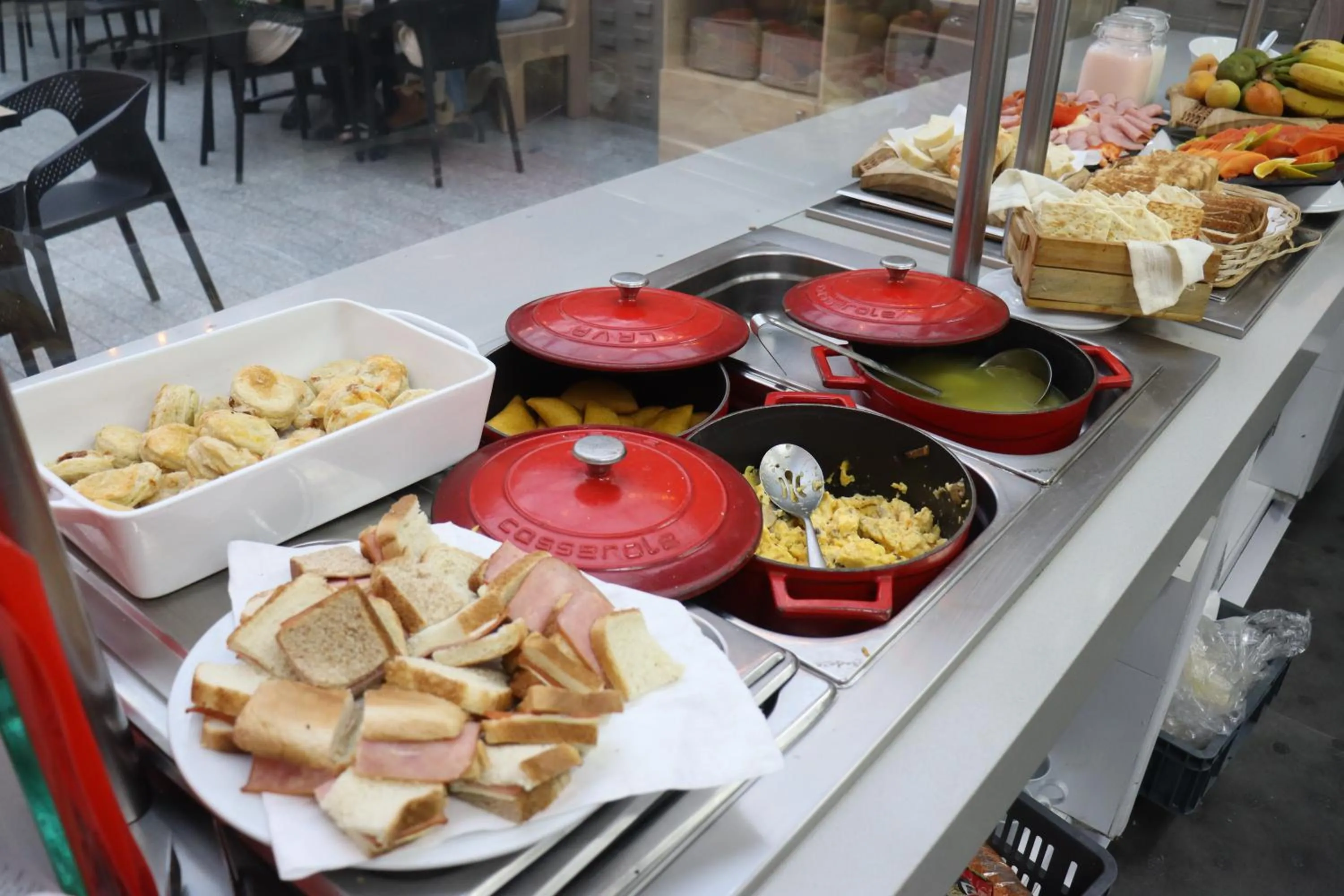 Buffet breakfast in Esstudia 17-4