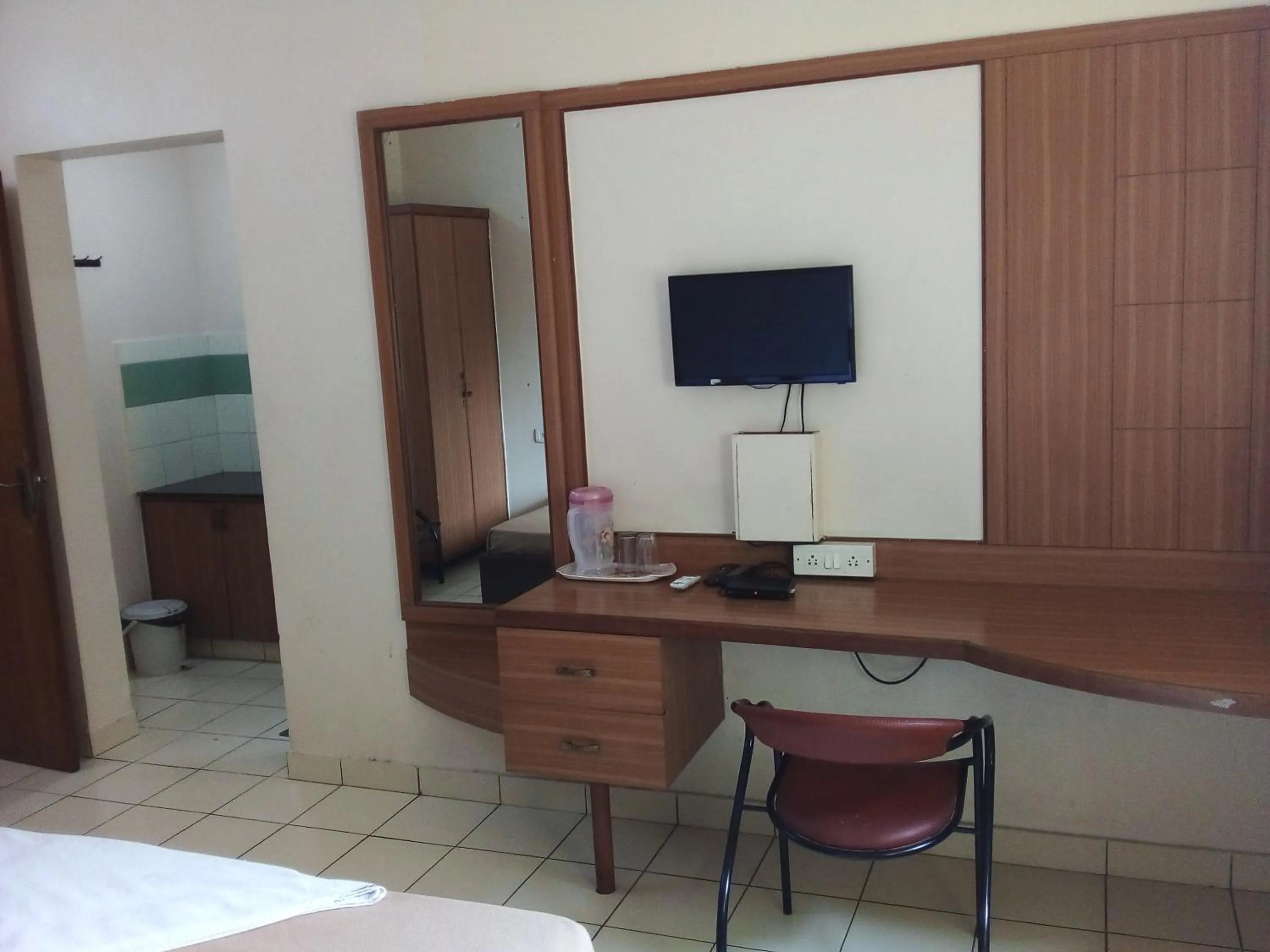 Bed in Shanthiniketan - Online Suites