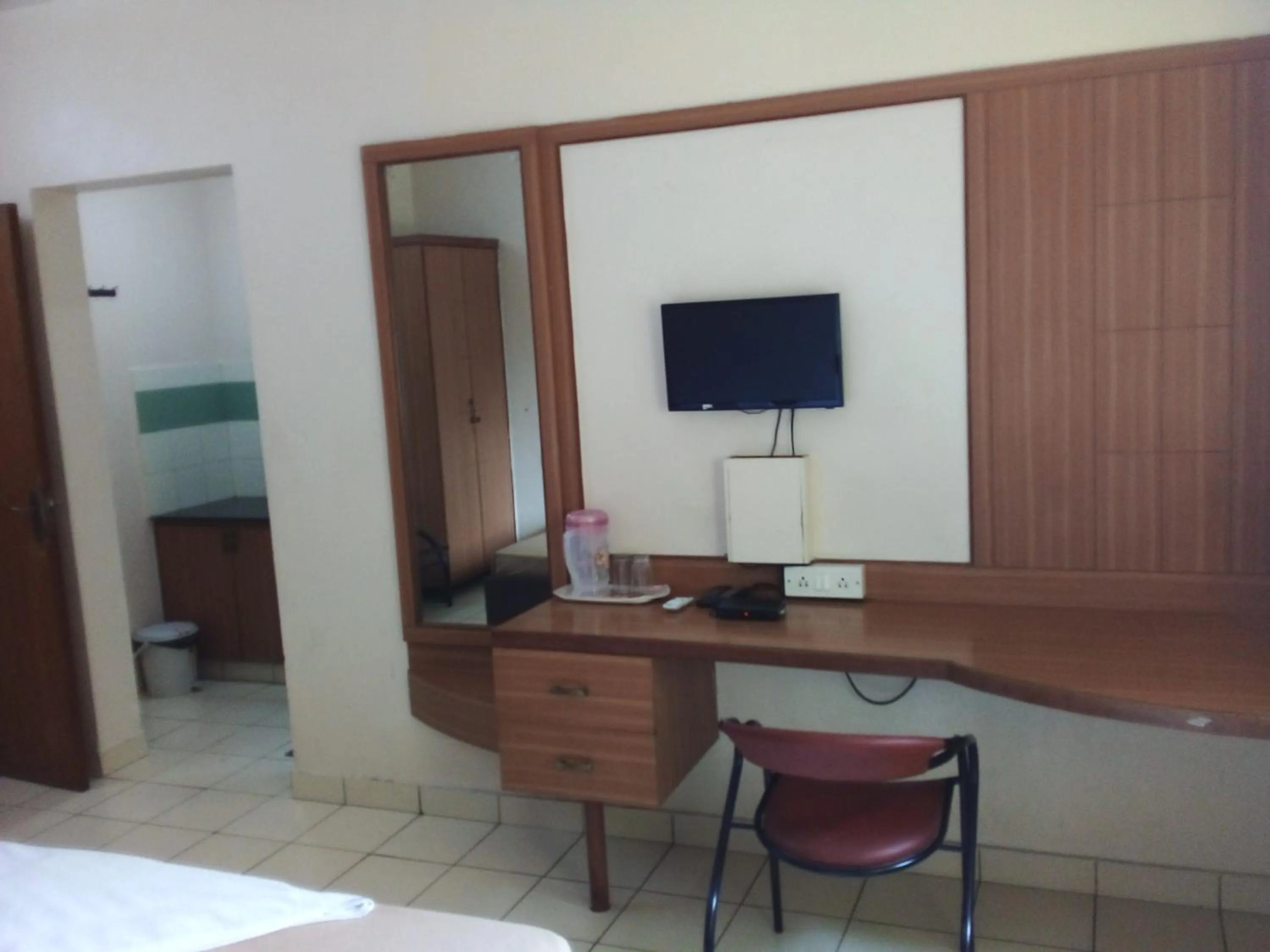 Bed in Shanthiniketan - Online Suites