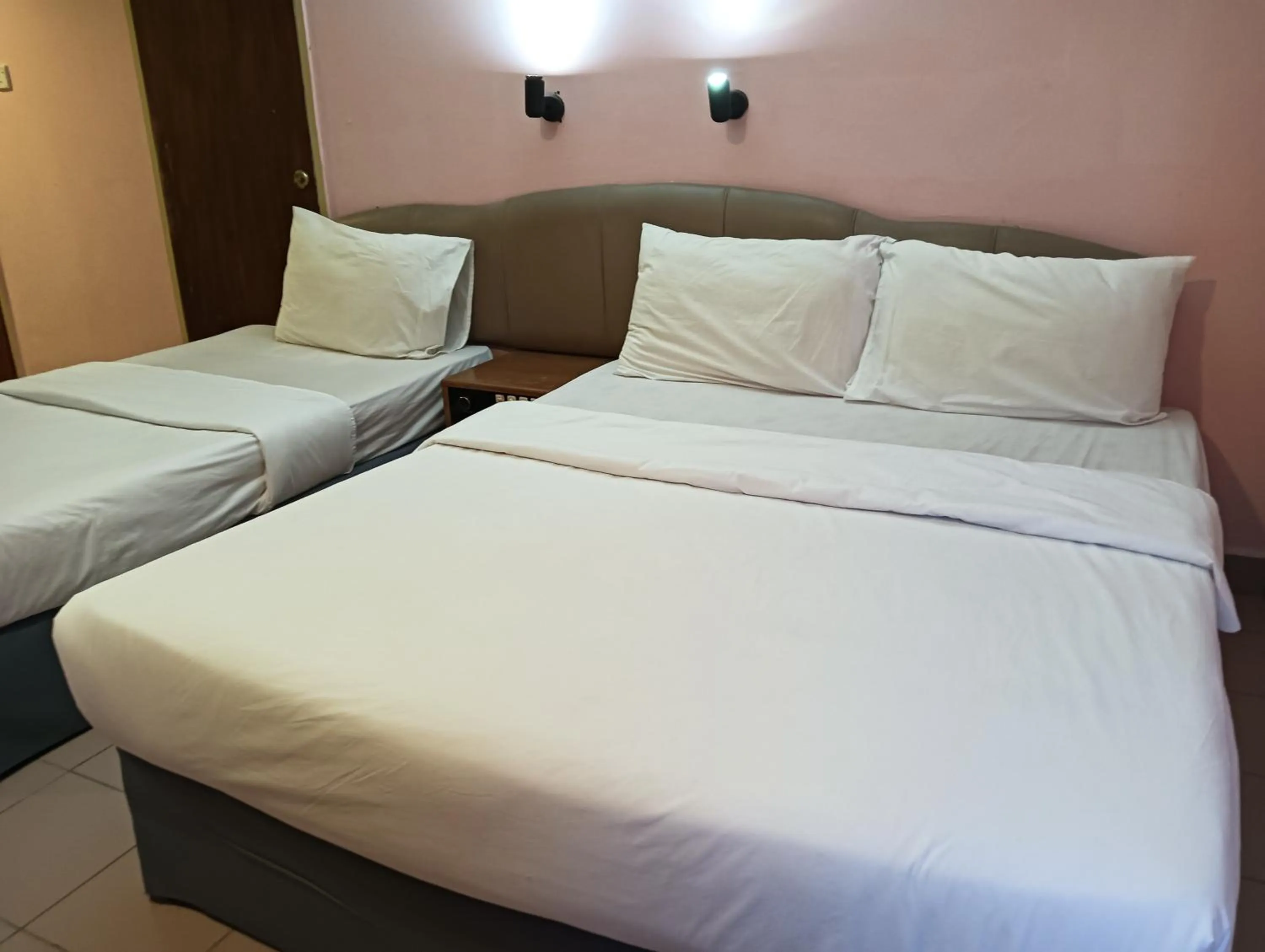 Bedroom, Bed in Hotel O Wawasan Inn