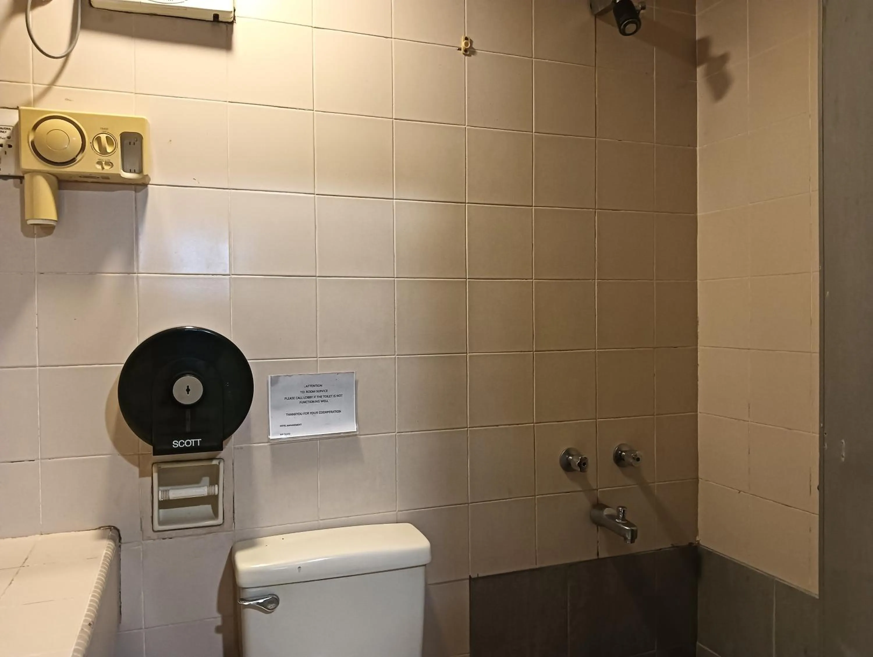 Bathroom in Hotel O Wawasan Inn