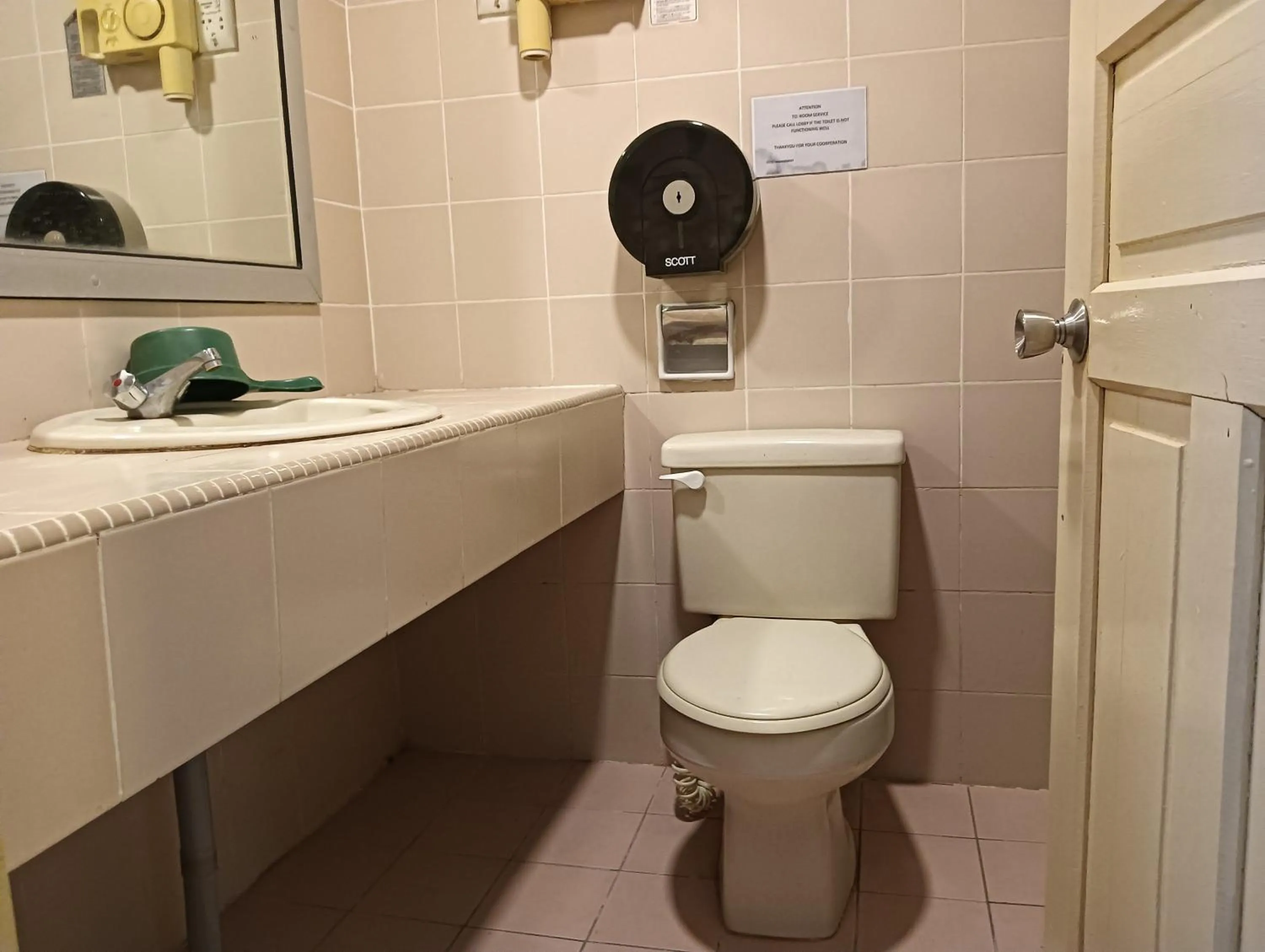 Bathroom in Hotel O Wawasan Inn