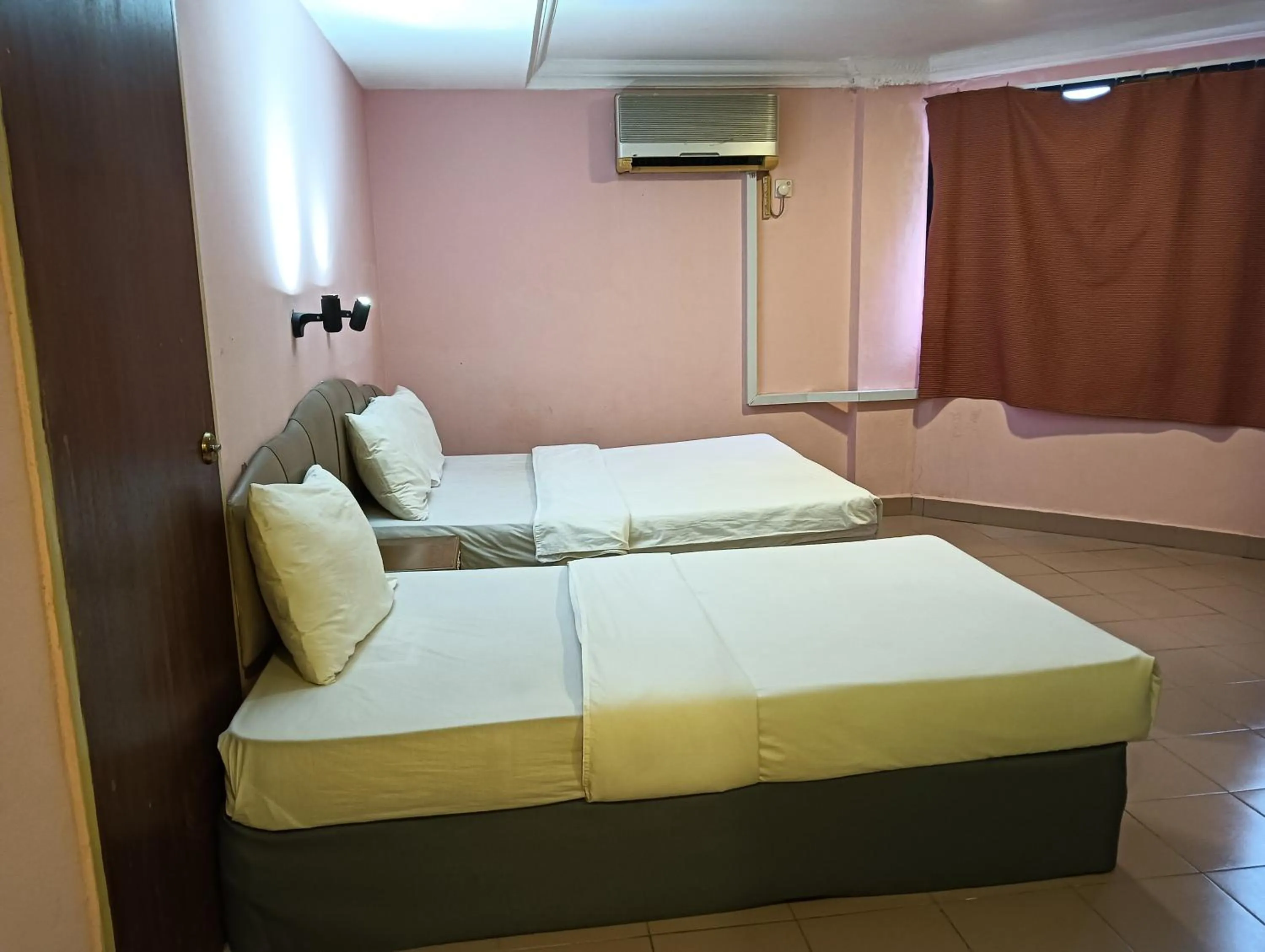 Bedroom, Bed in Hotel O Wawasan Inn