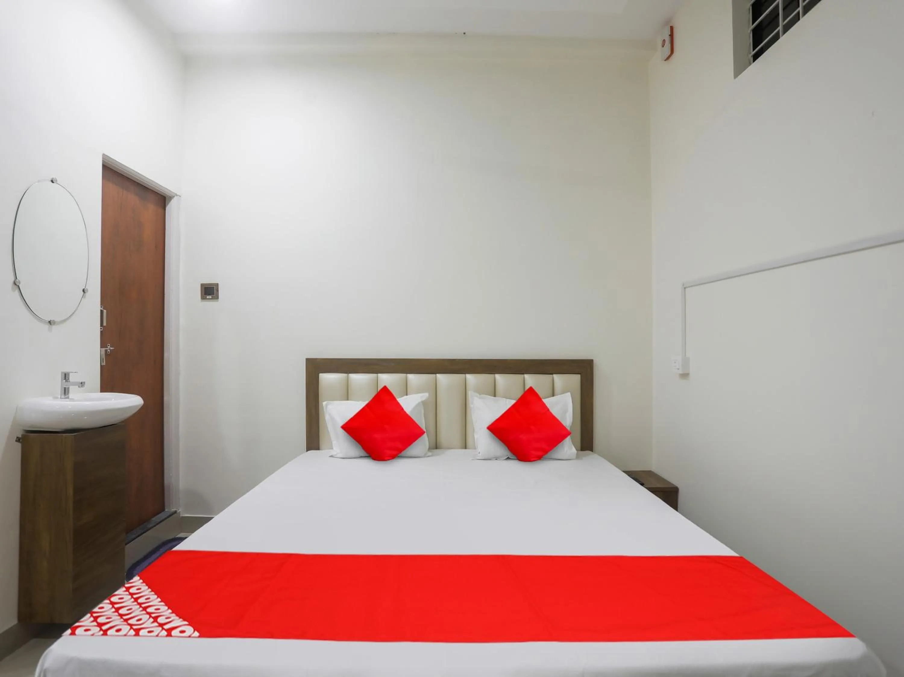 Bedroom, Bed in Hotel O by OYO RAHUL SERVICE APPARTMENT 2