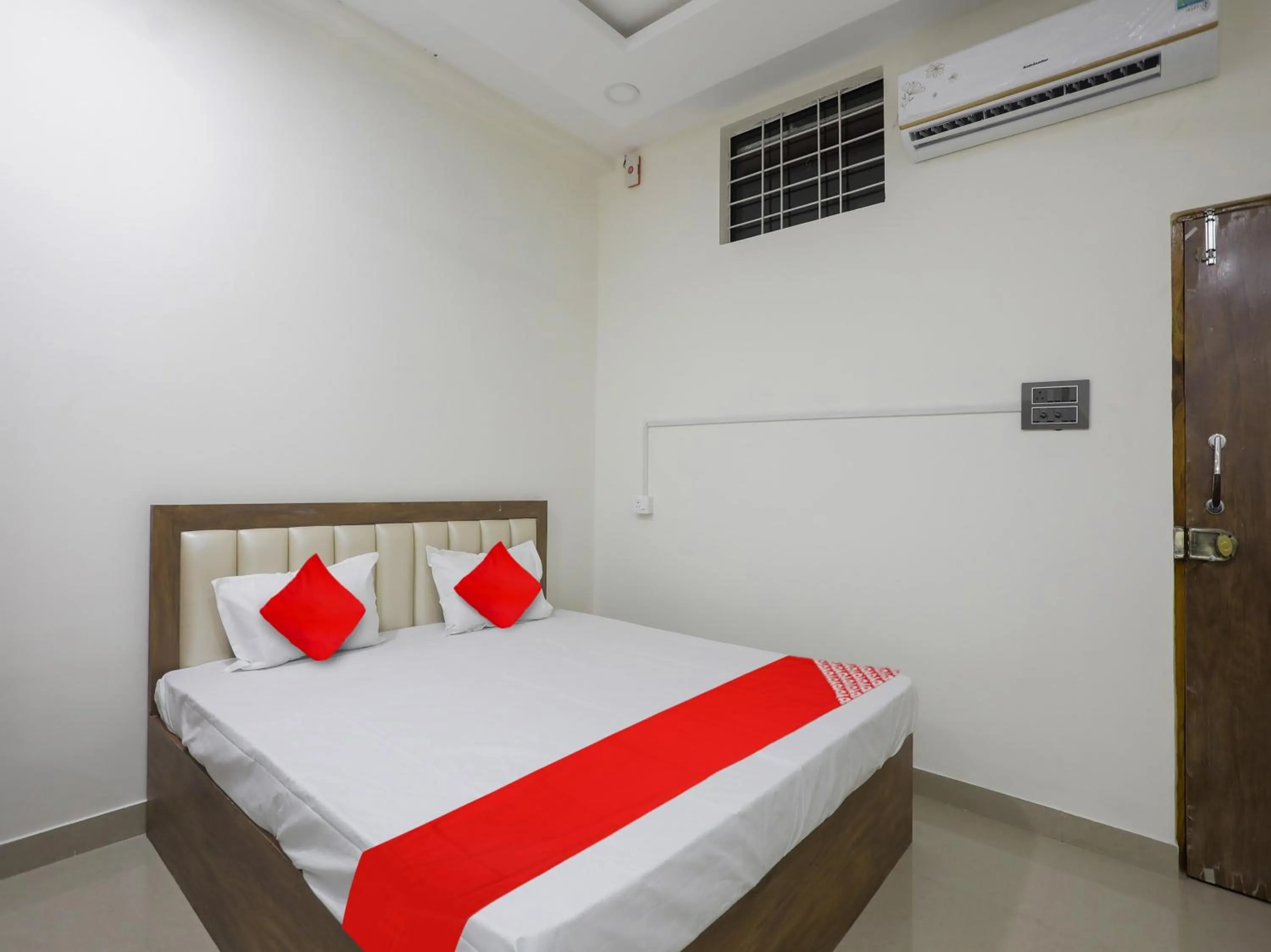 Bedroom, Bed in Hotel O by OYO RAHUL SERVICE APPARTMENT 2