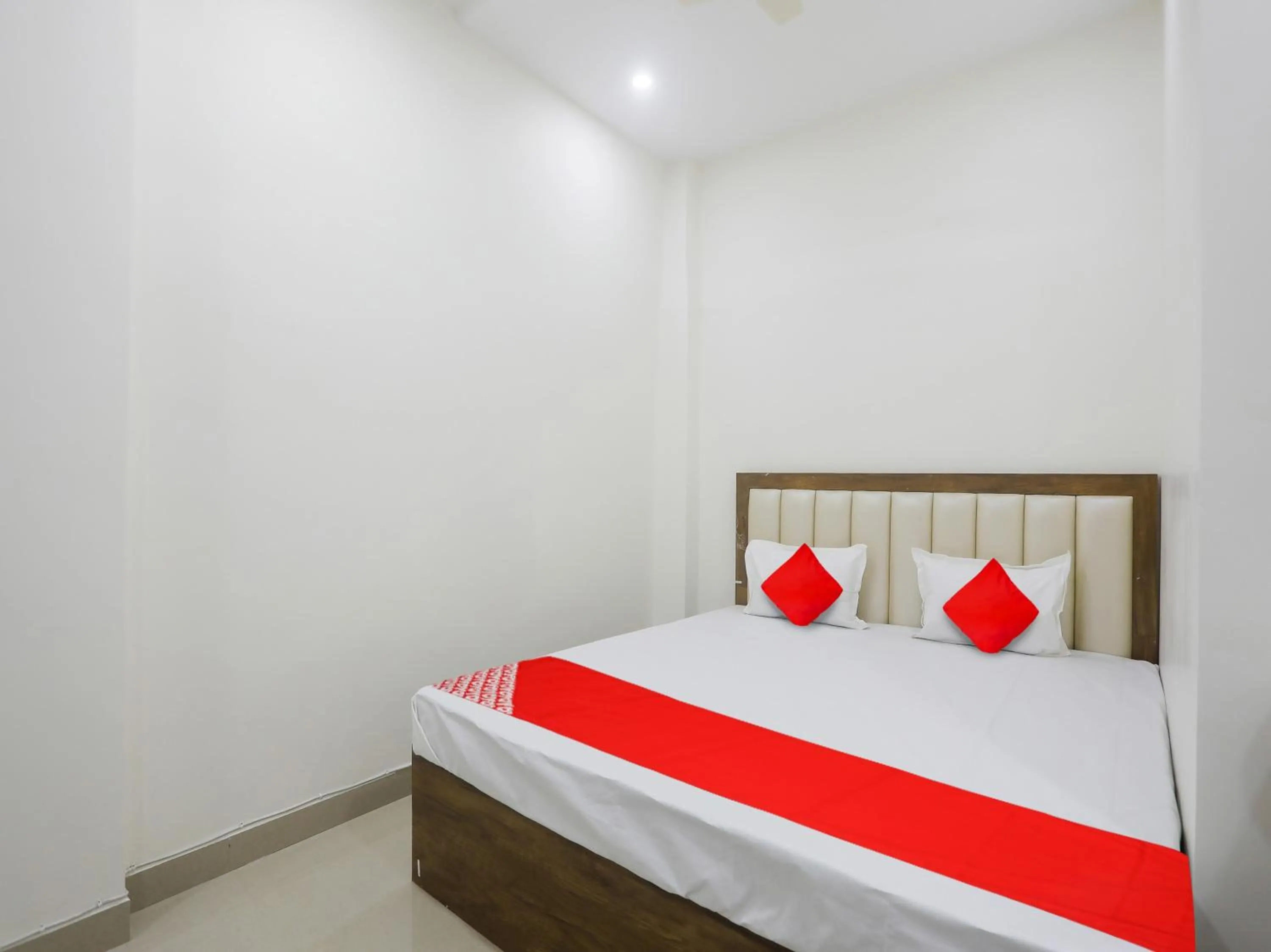 Bedroom, Bed in Hotel O by OYO RAHUL SERVICE APPARTMENT 2