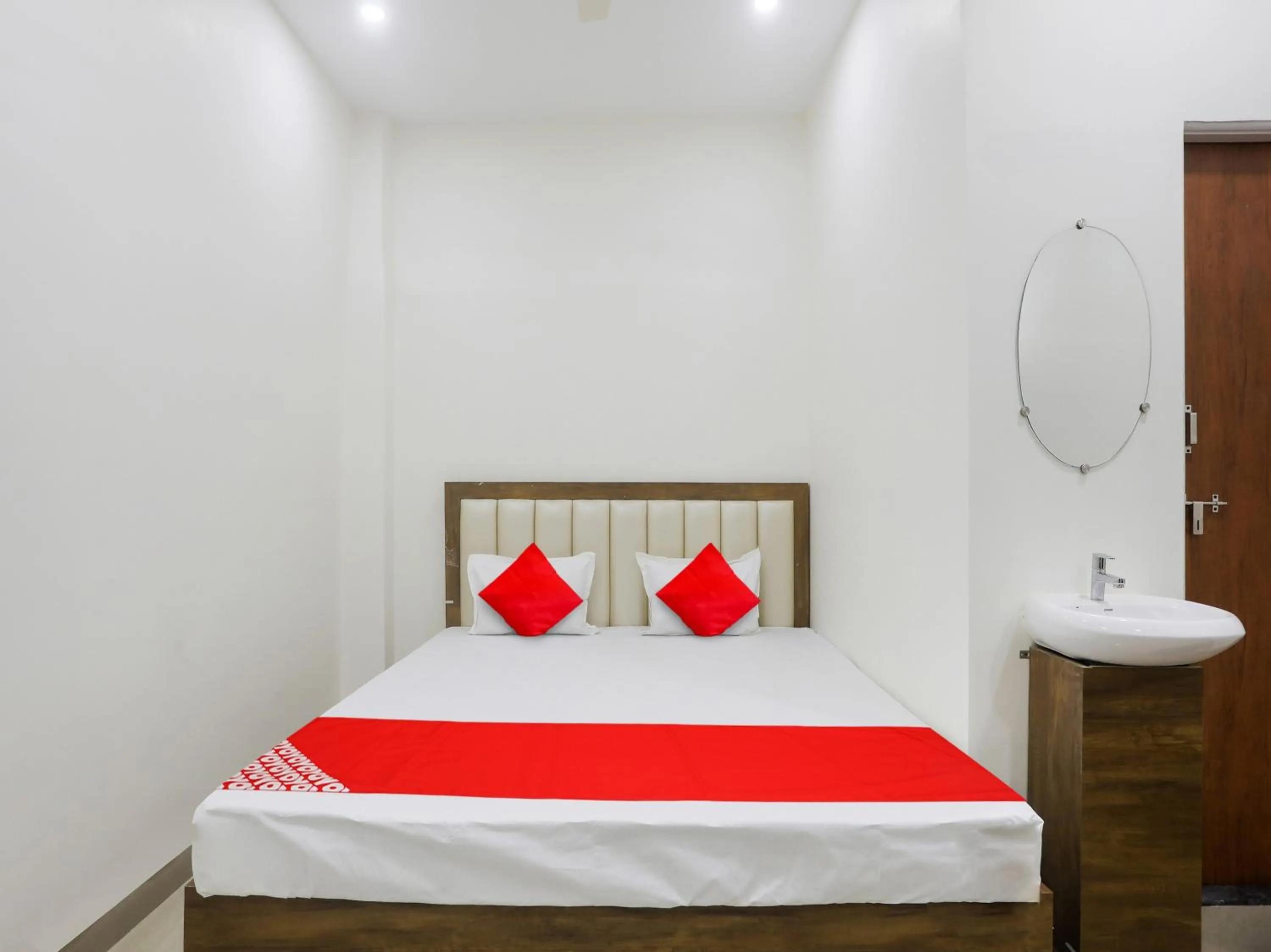 Bedroom, Bed in Hotel O by OYO RAHUL SERVICE APPARTMENT 2