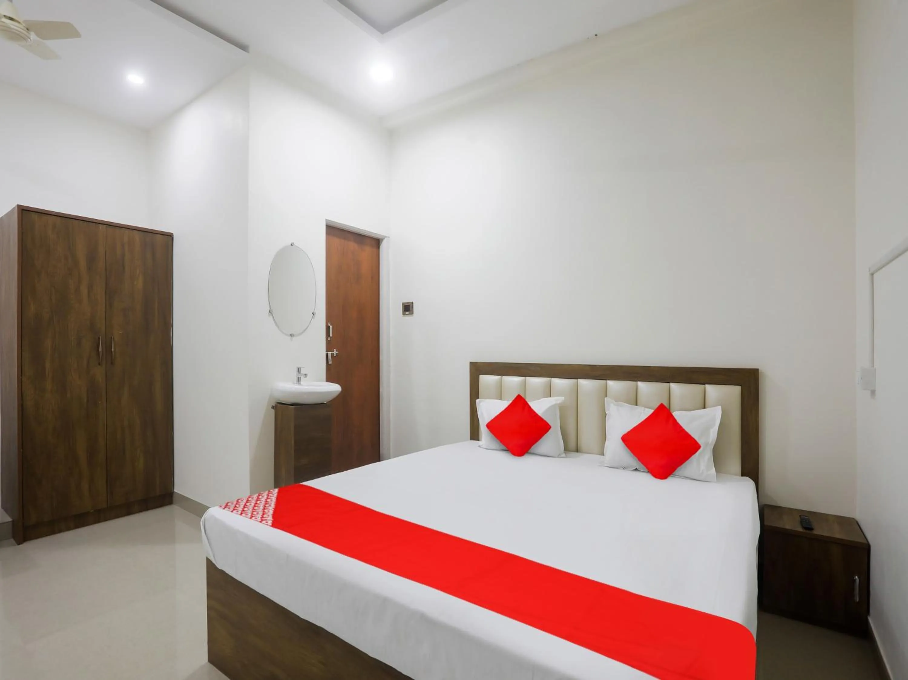 Bedroom, Bed in Hotel O by OYO RAHUL SERVICE APPARTMENT 2