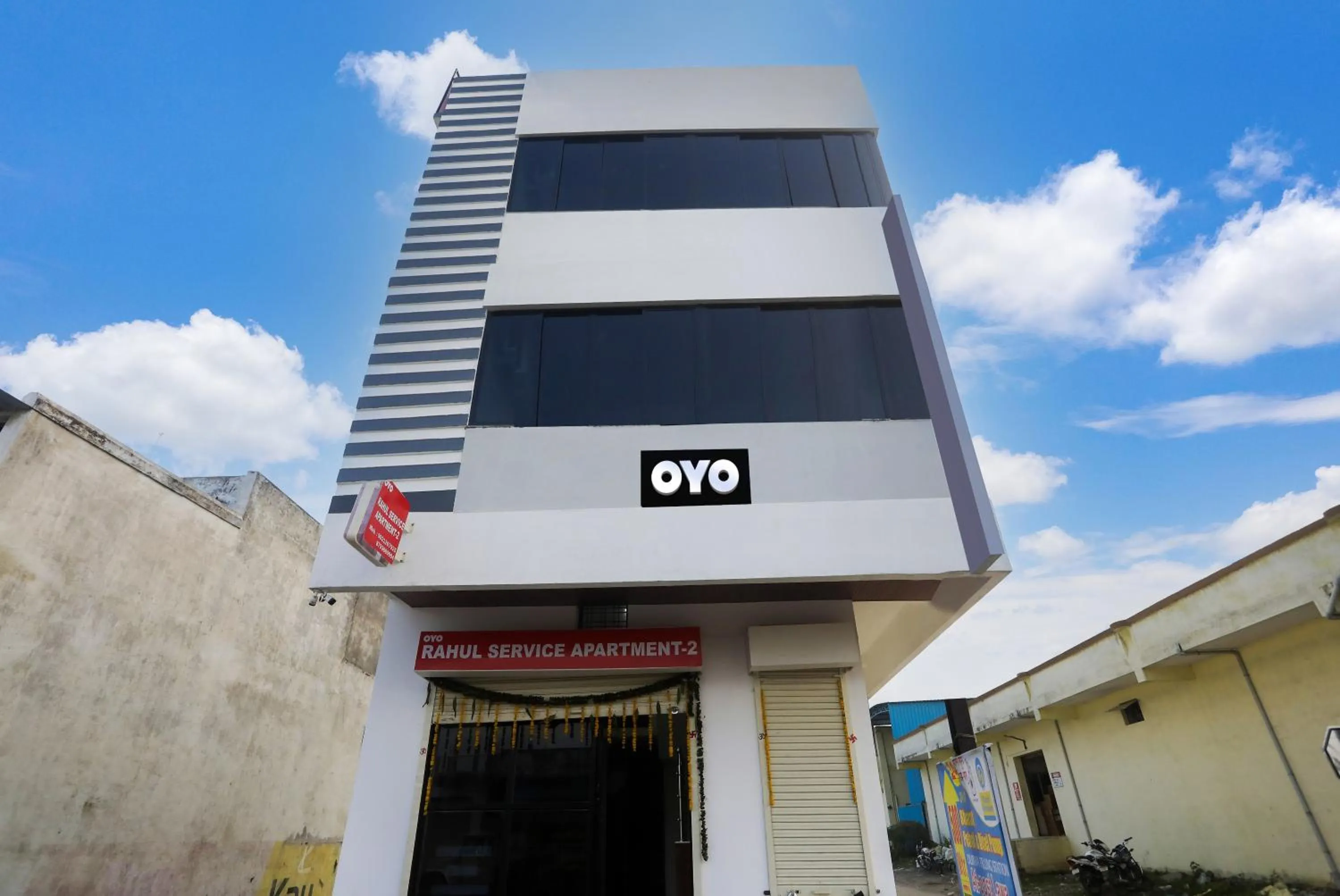 Facade/entrance in Hotel O by OYO RAHUL SERVICE APPARTMENT 2