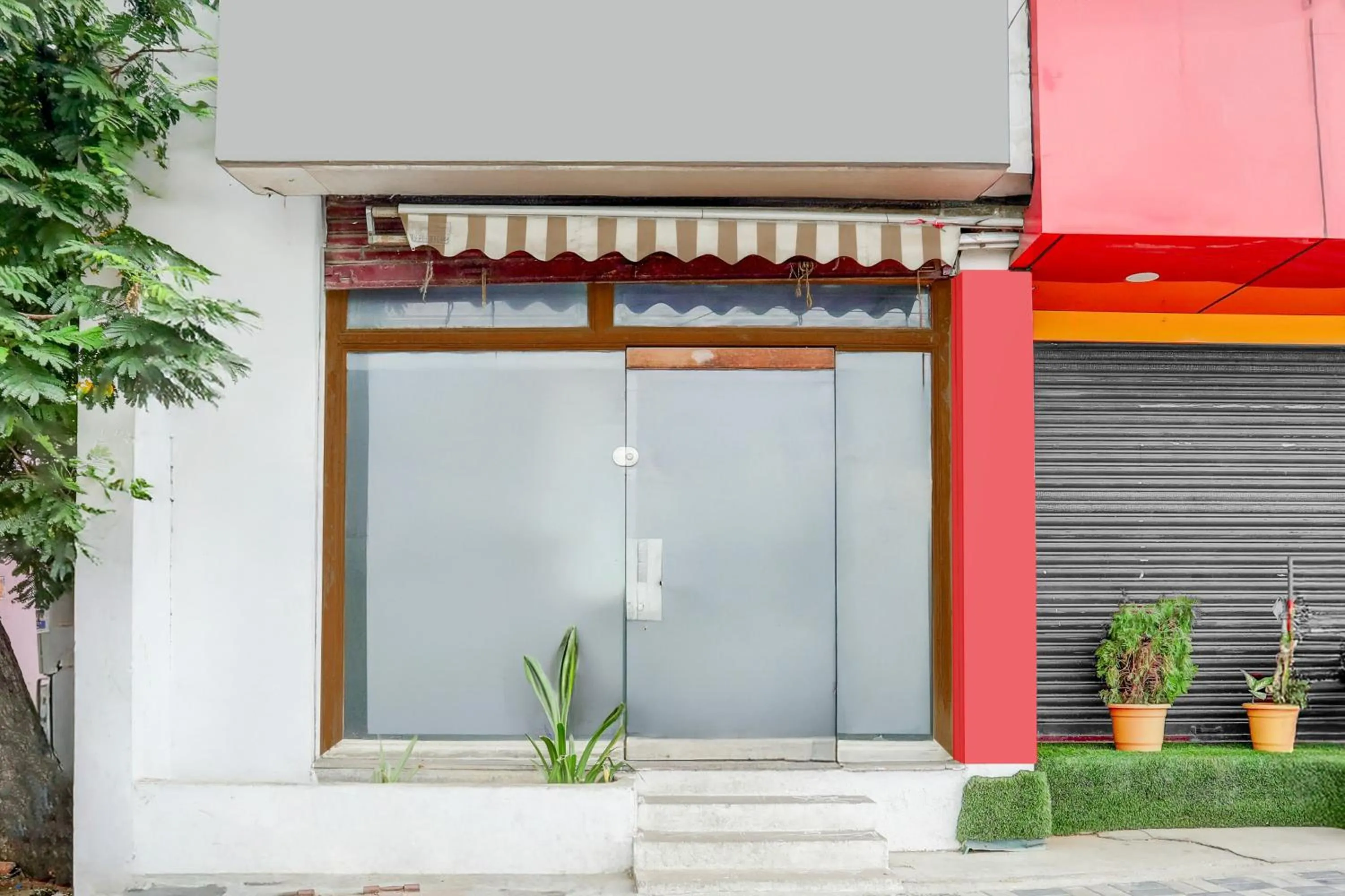 Facade/entrance in Super Hotel O Karakambadi Near Alipiri formerly BVN Grand