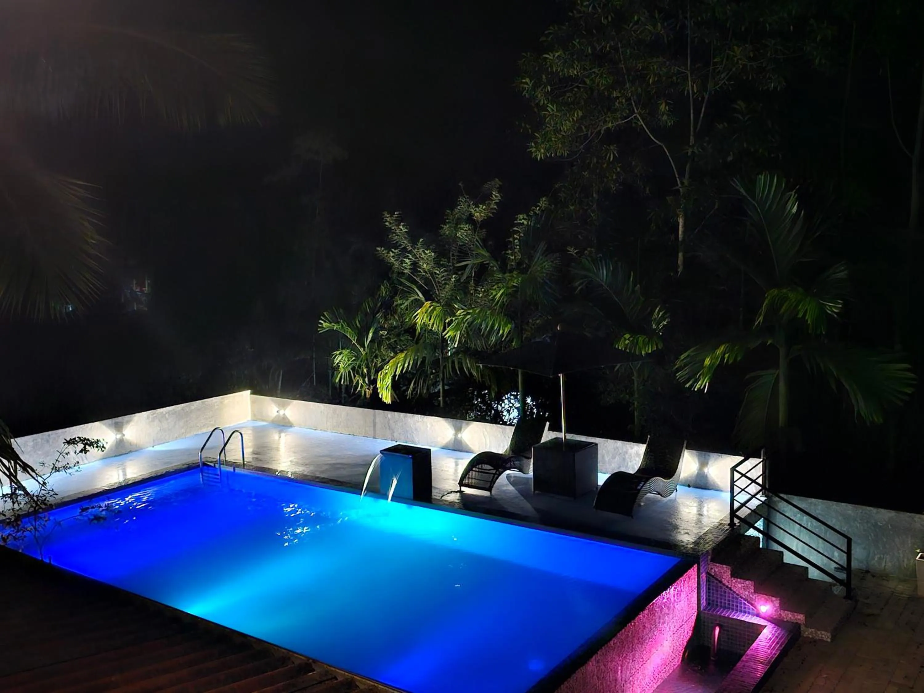 Swimming pool in Ellakanda Nature Villa