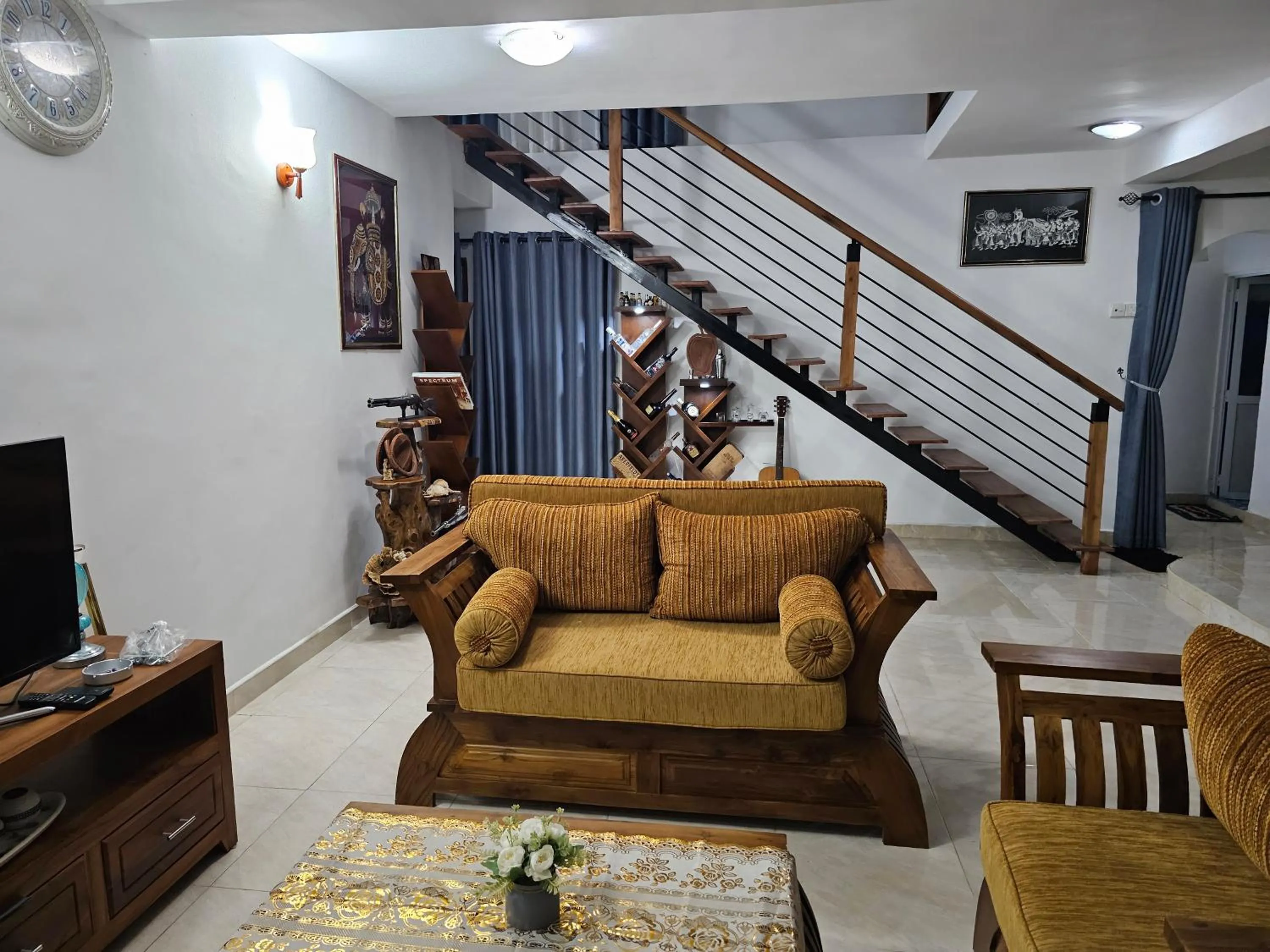 Communal lounge/ TV room in Ellakanda Nature Villa