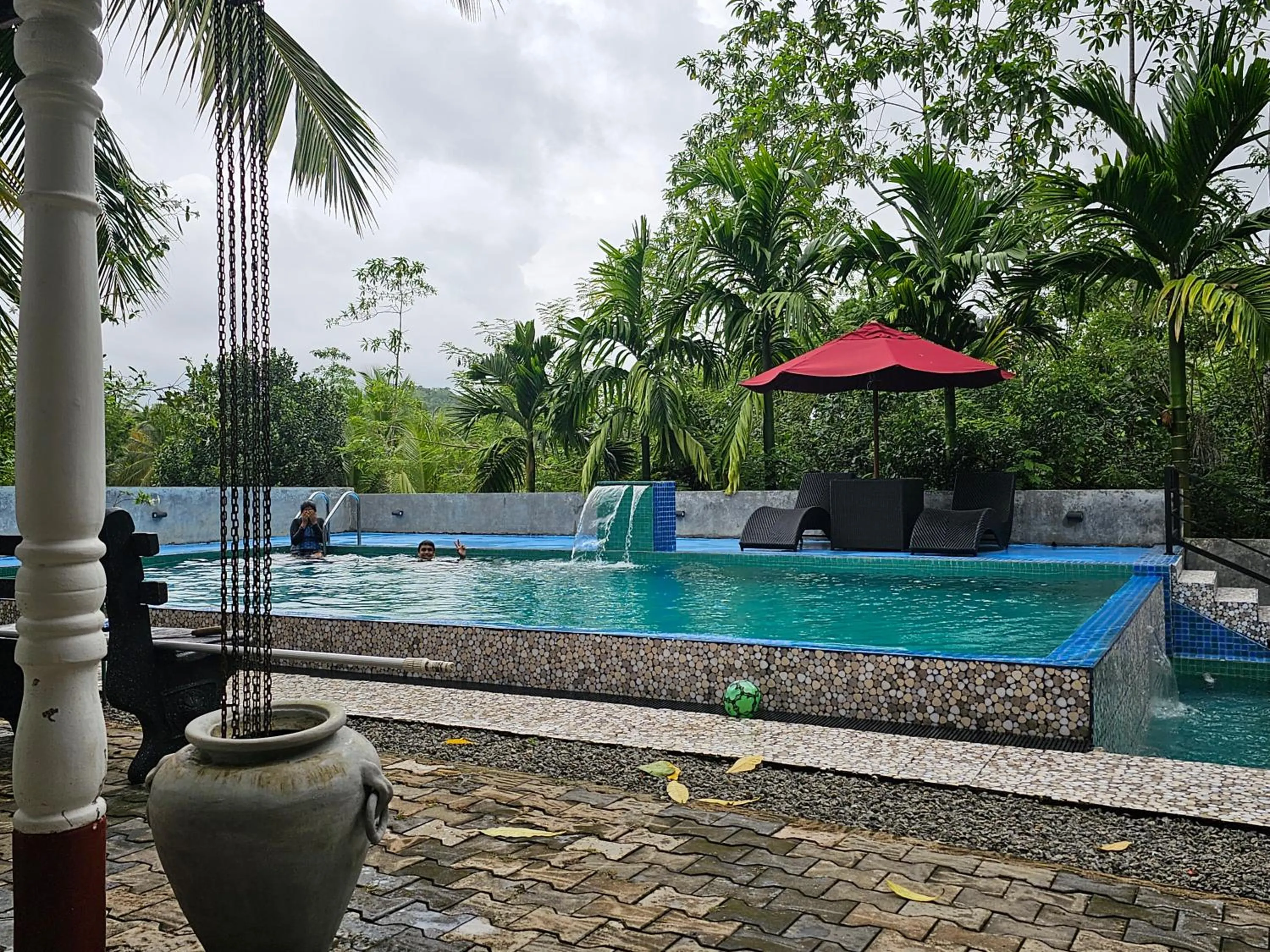 Swimming pool in Ellakanda Nature Villa