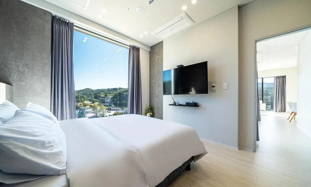 Bed in Hillsnorkelbeach hotel