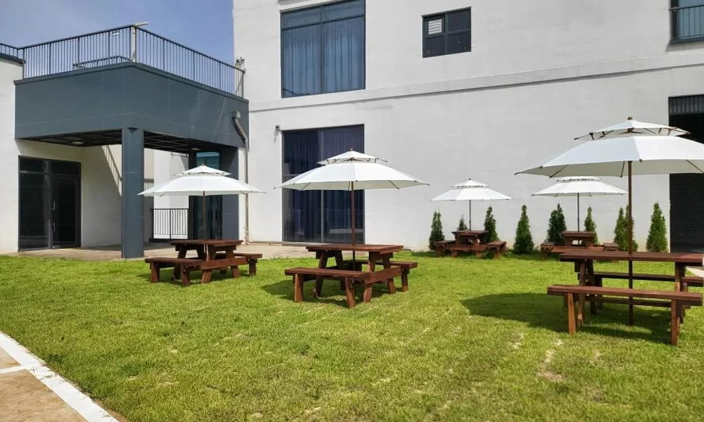 Garden view in Hillsnorkelbeach hotel